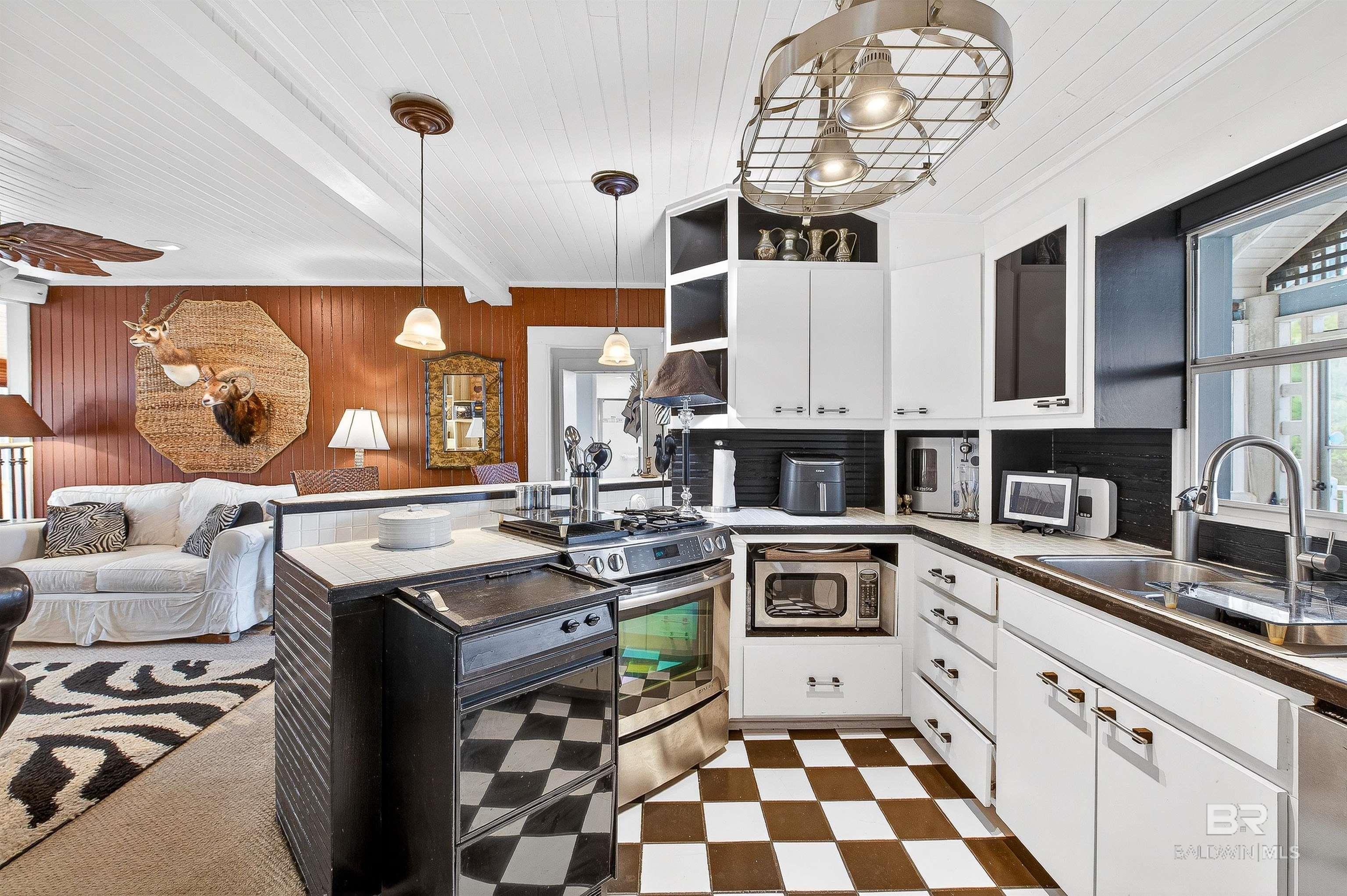 3376 Jefferson Avenue