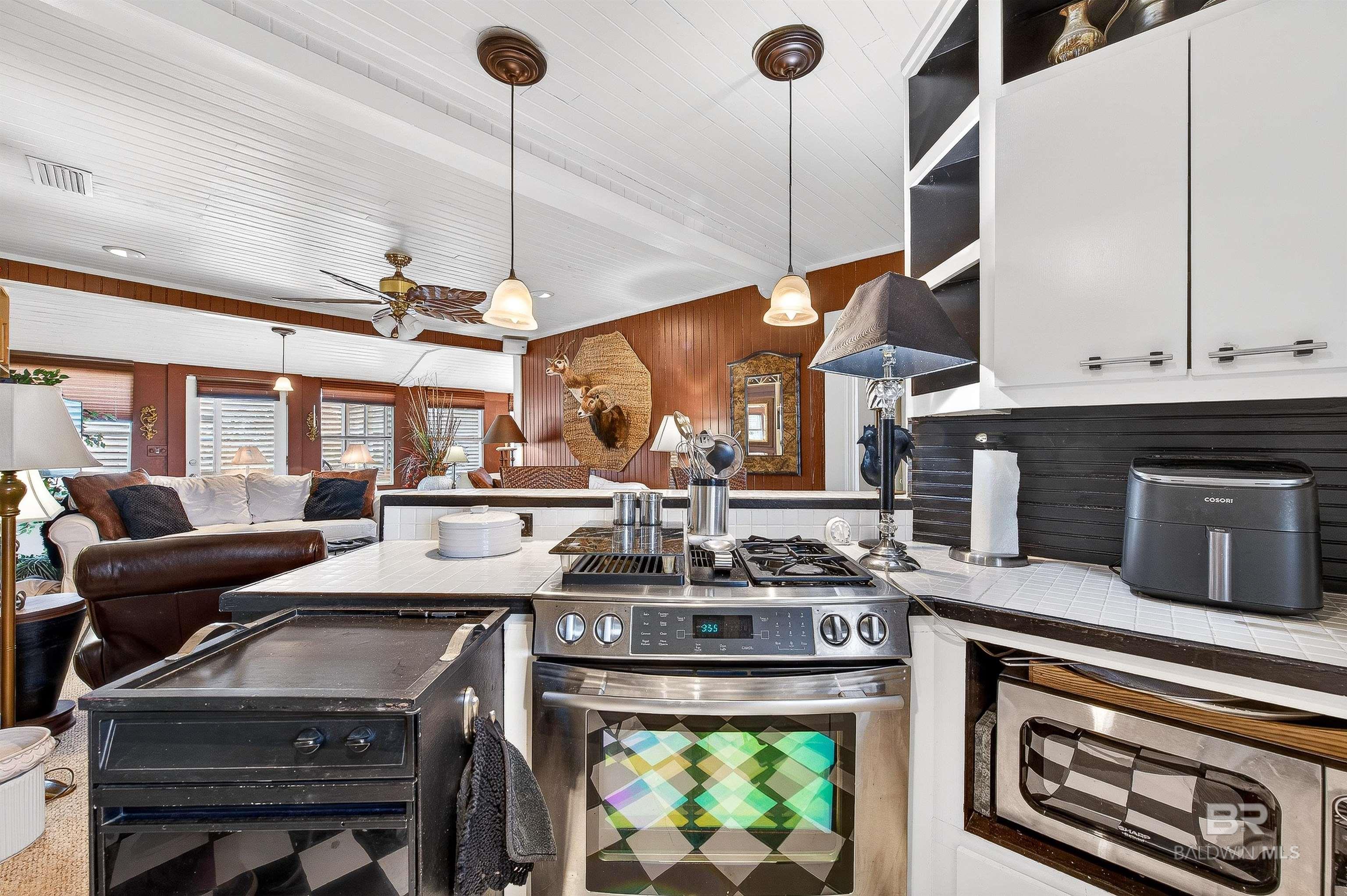 3376 Jefferson Avenue