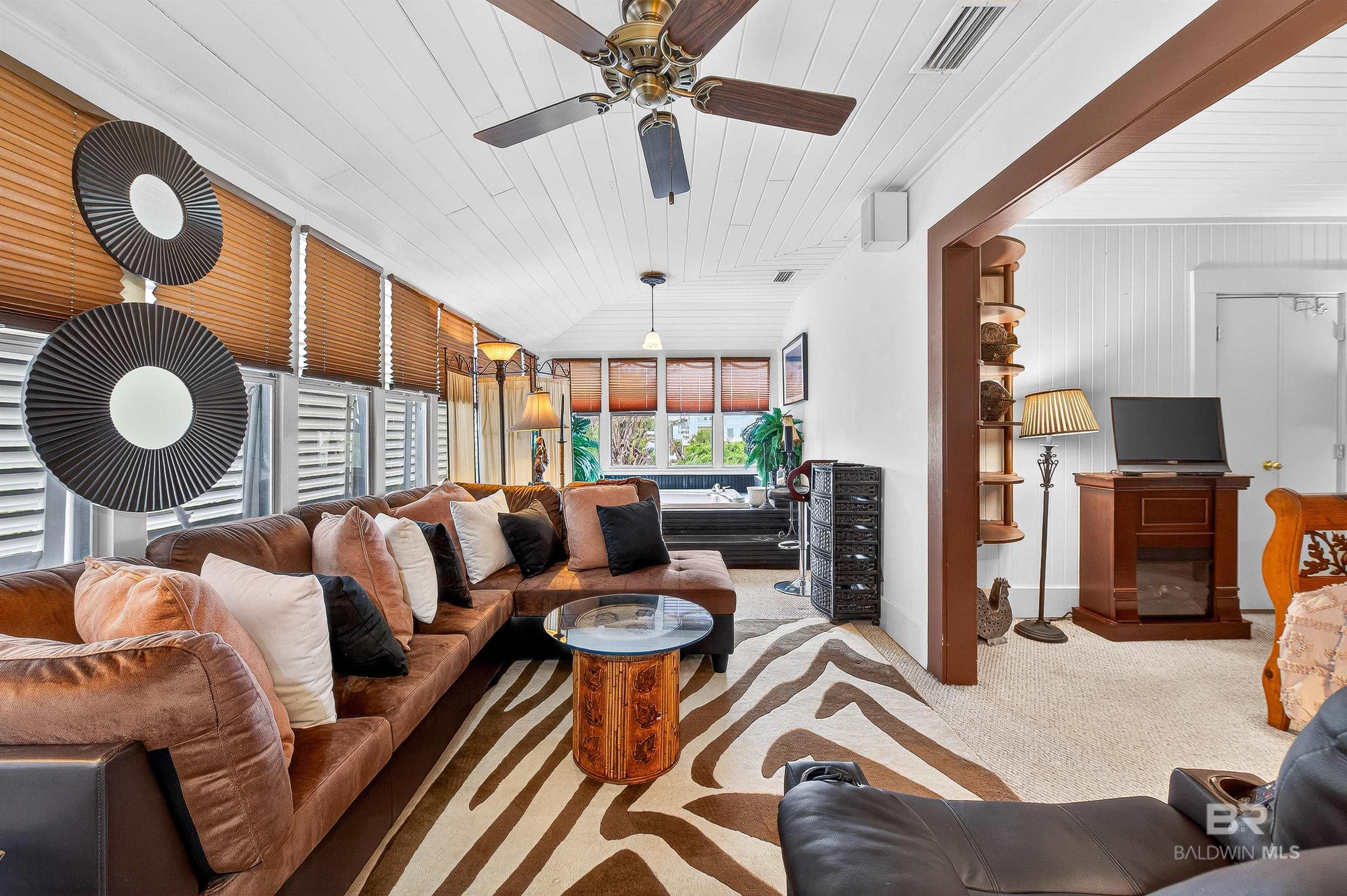 3376 Jefferson Avenue