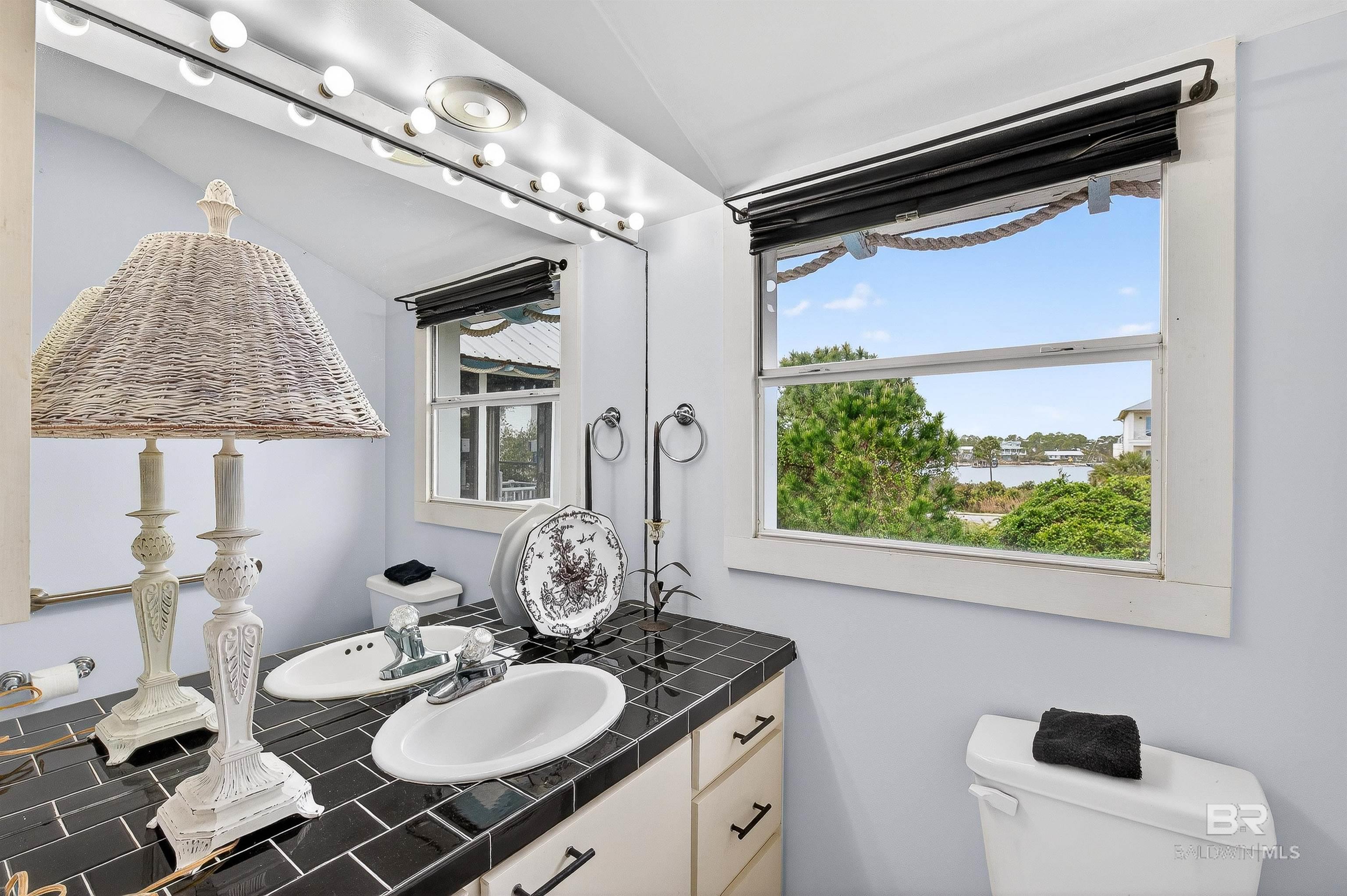 3376 Jefferson Avenue