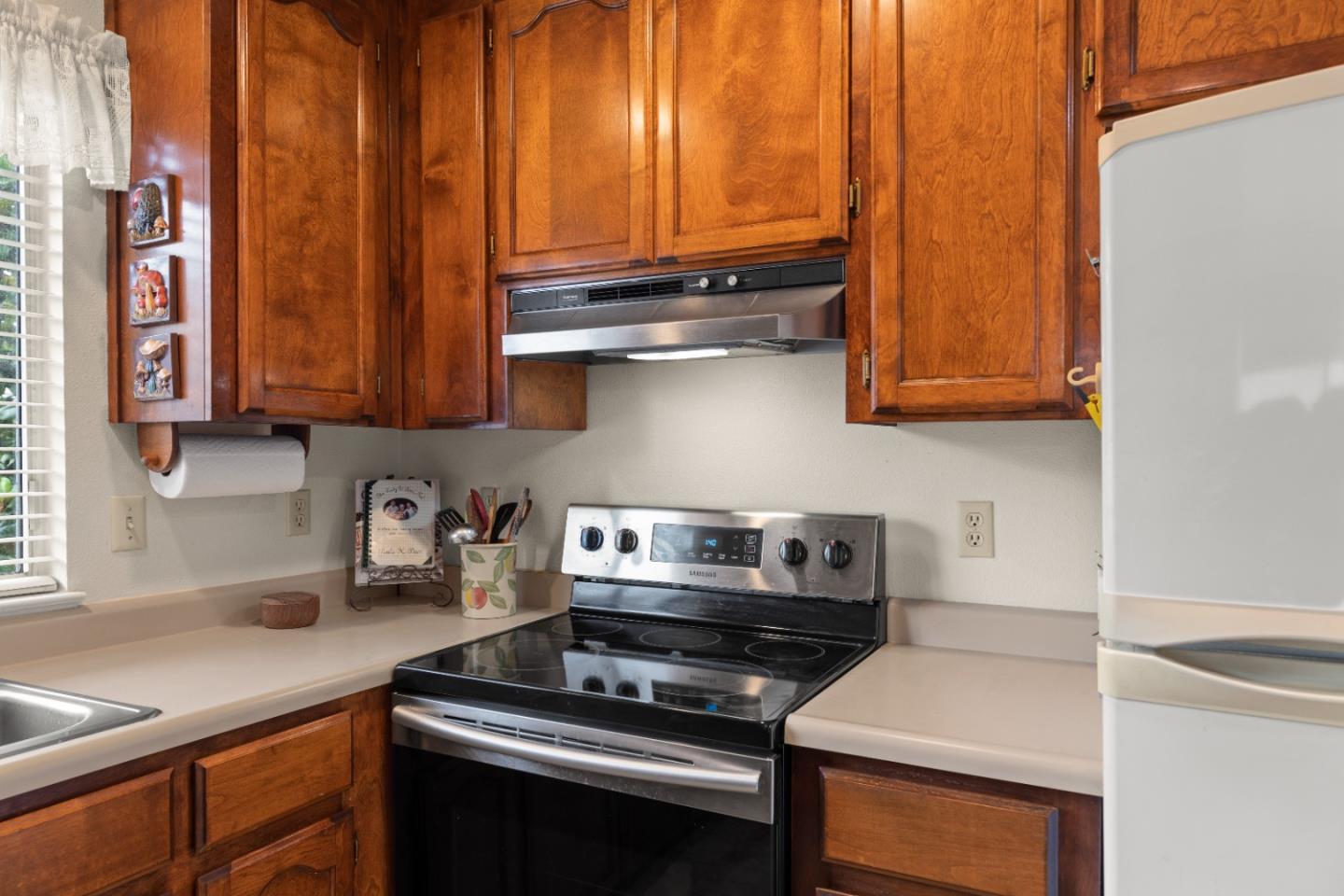 30 W San Joaquin ST 2