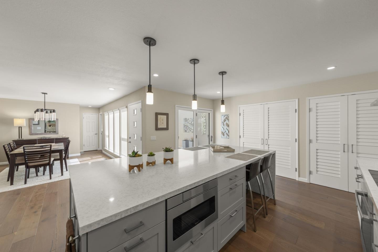 400 Mar Vista DR 5