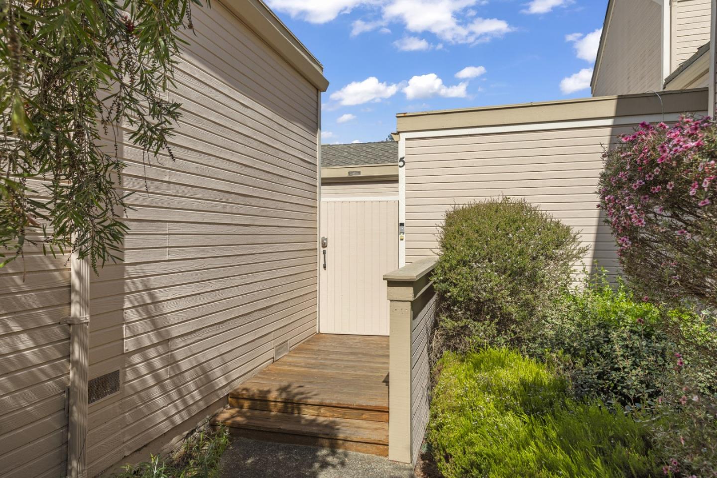 400 Mar Vista DR 5