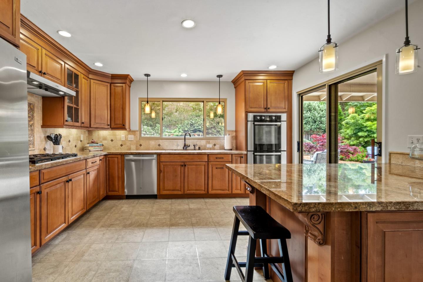 2811 Forest Lodge RD