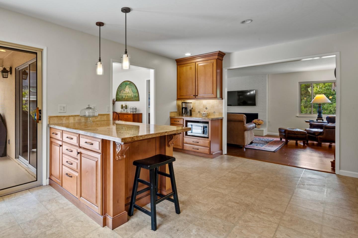 2811 Forest Lodge RD