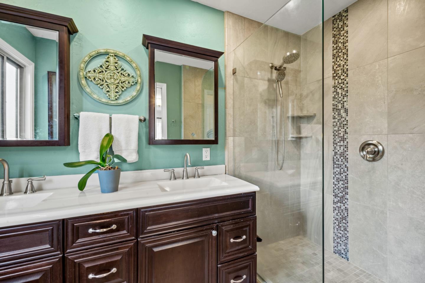 2811 Forest Lodge RD