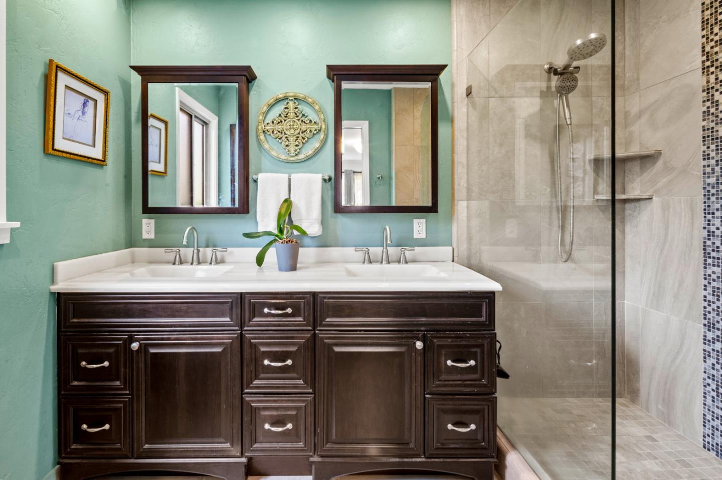 2811 Forest Lodge RD