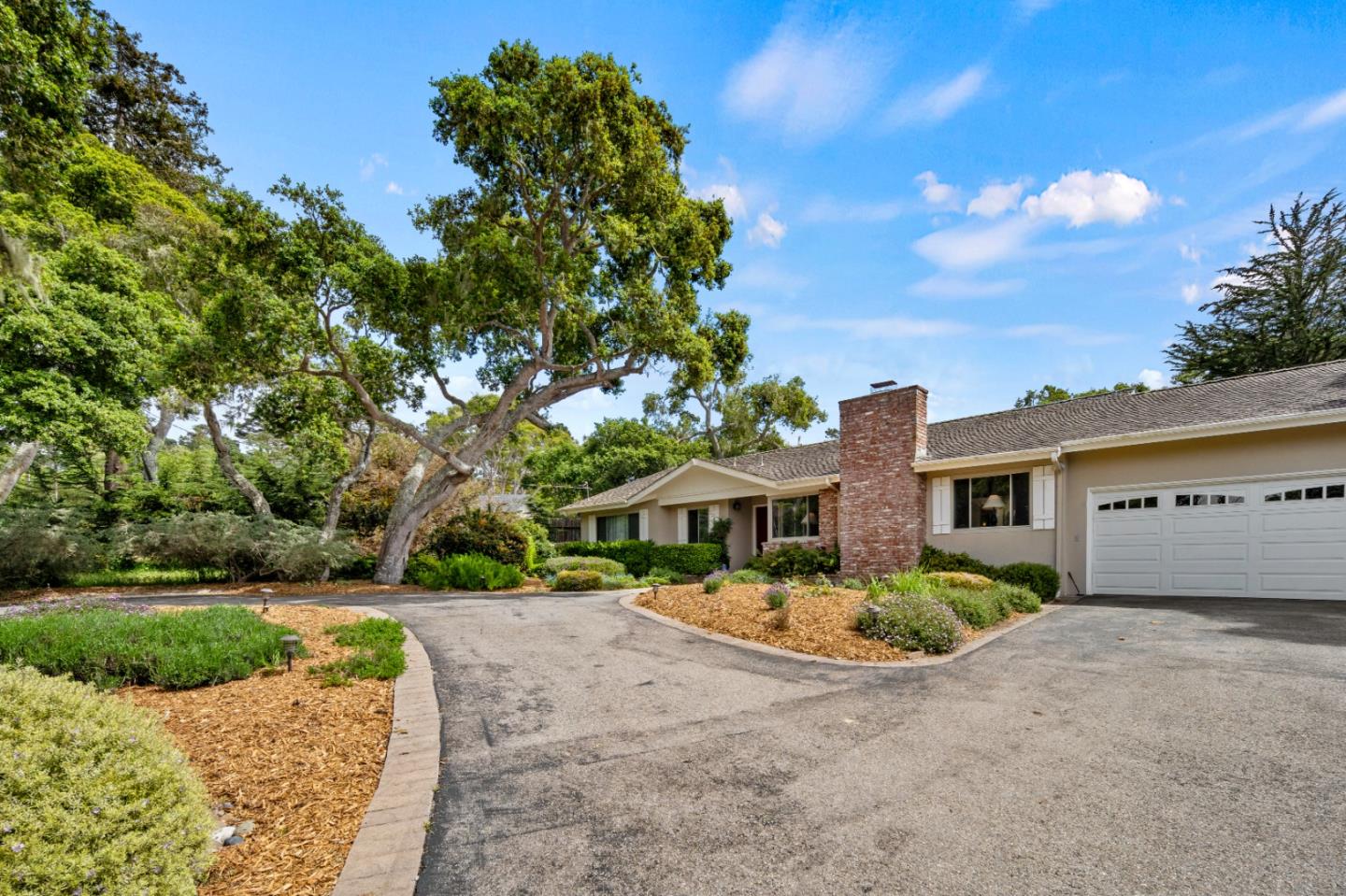 2811 Forest Lodge RD