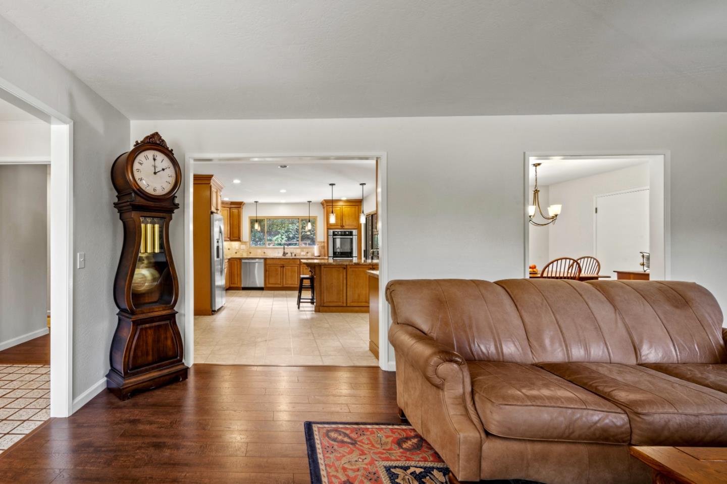 2811 Forest Lodge RD