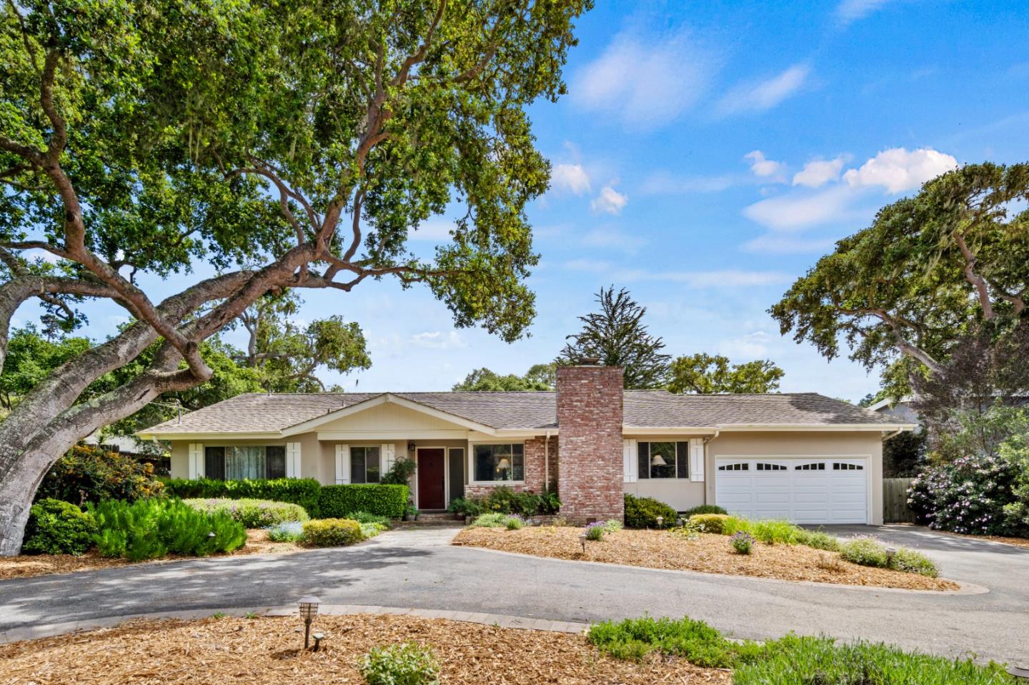 2811 Forest Lodge RD