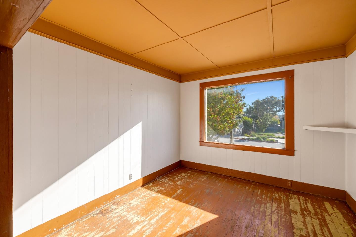 486 VAN BUREN ST