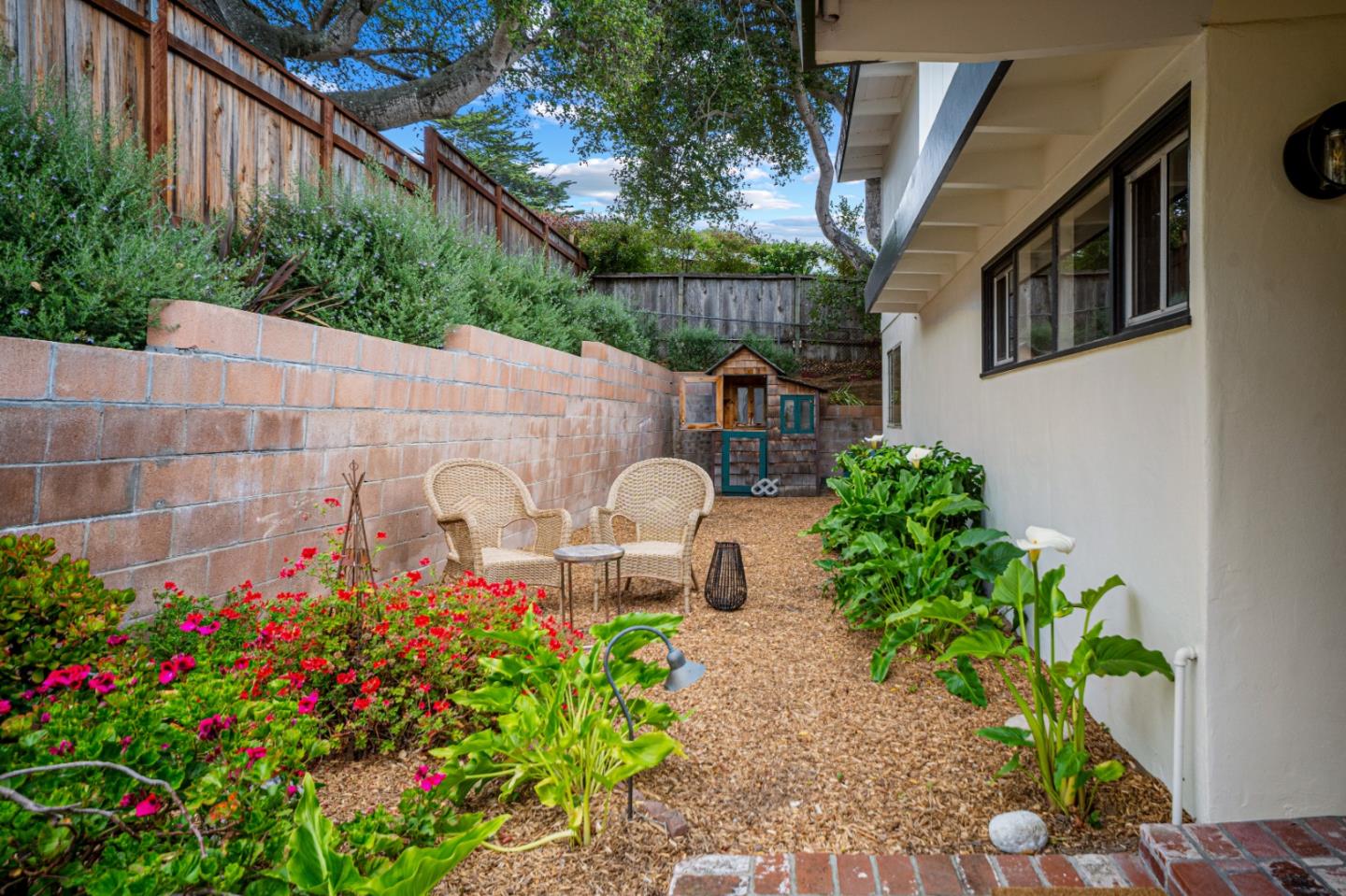 831 Arlington Place