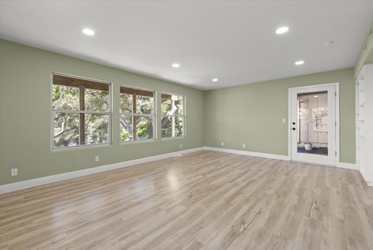 29 Los Encinos Drive