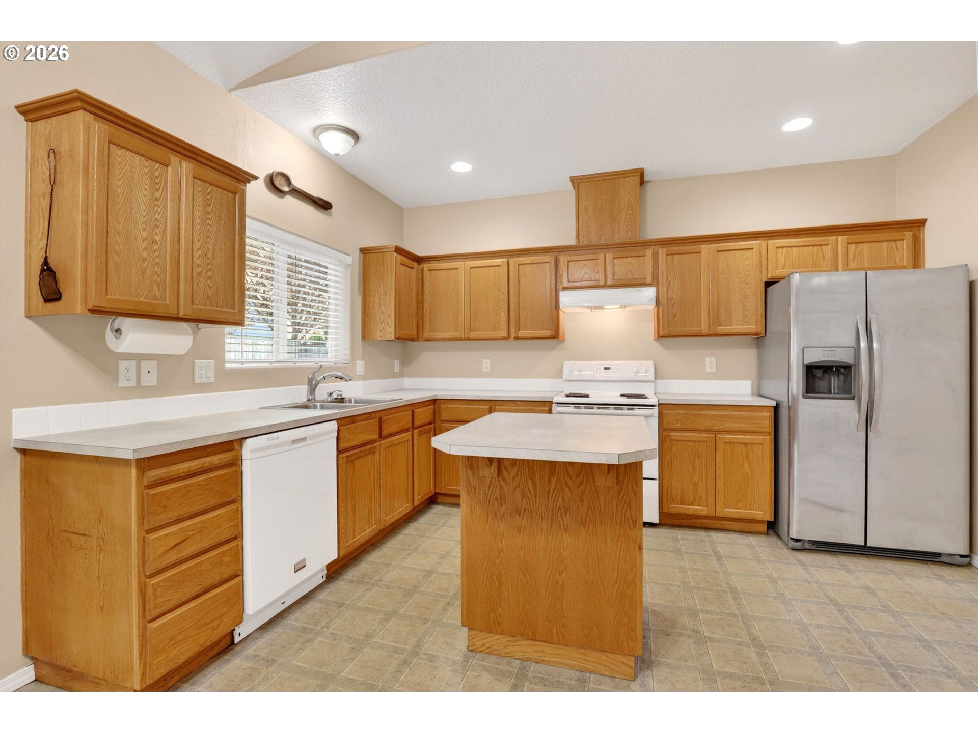 850 COLUMBIA DR