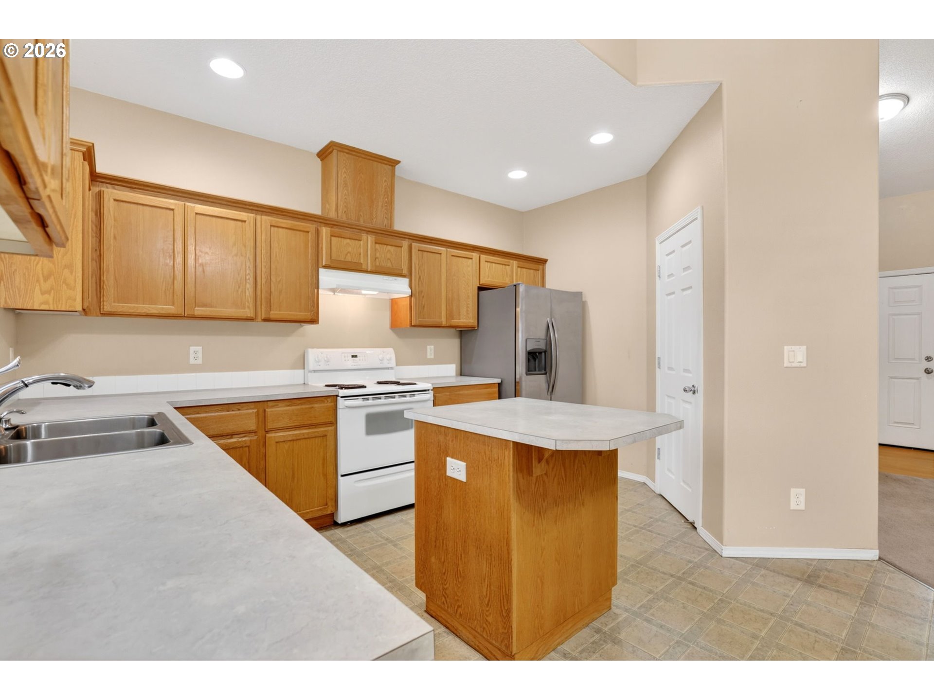 850 COLUMBIA DR