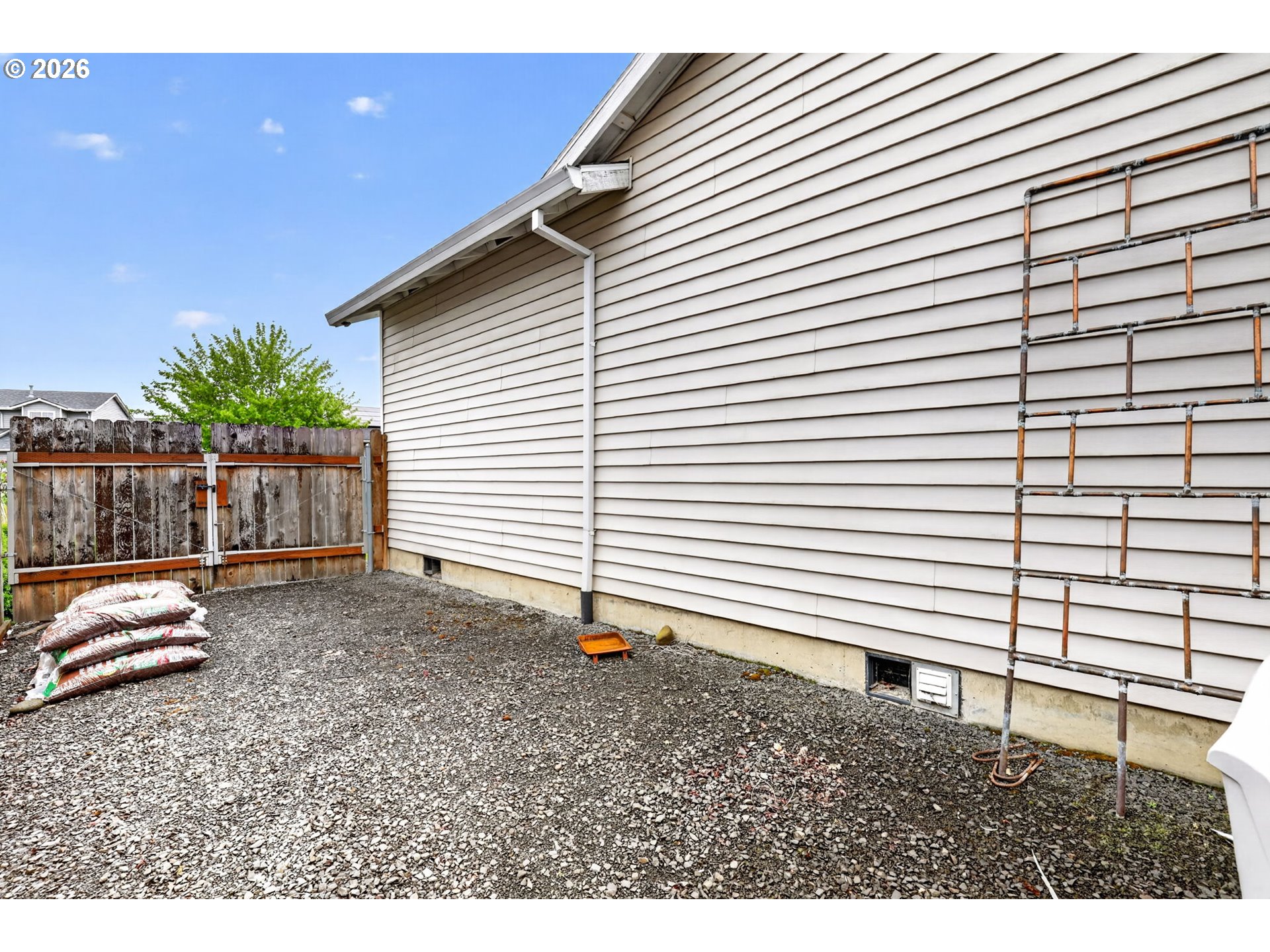 850 COLUMBIA DR