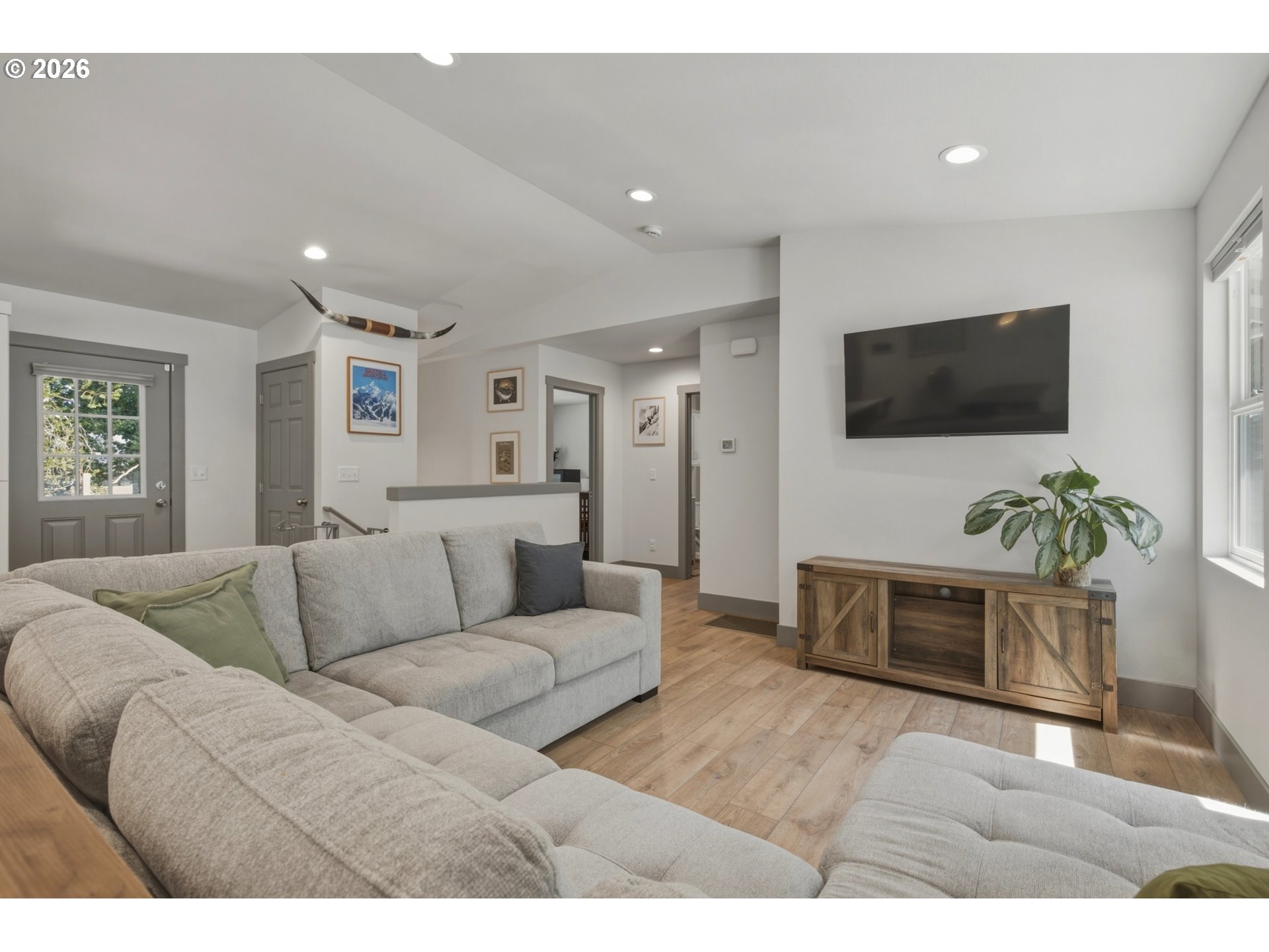 210 NE 45TH ST