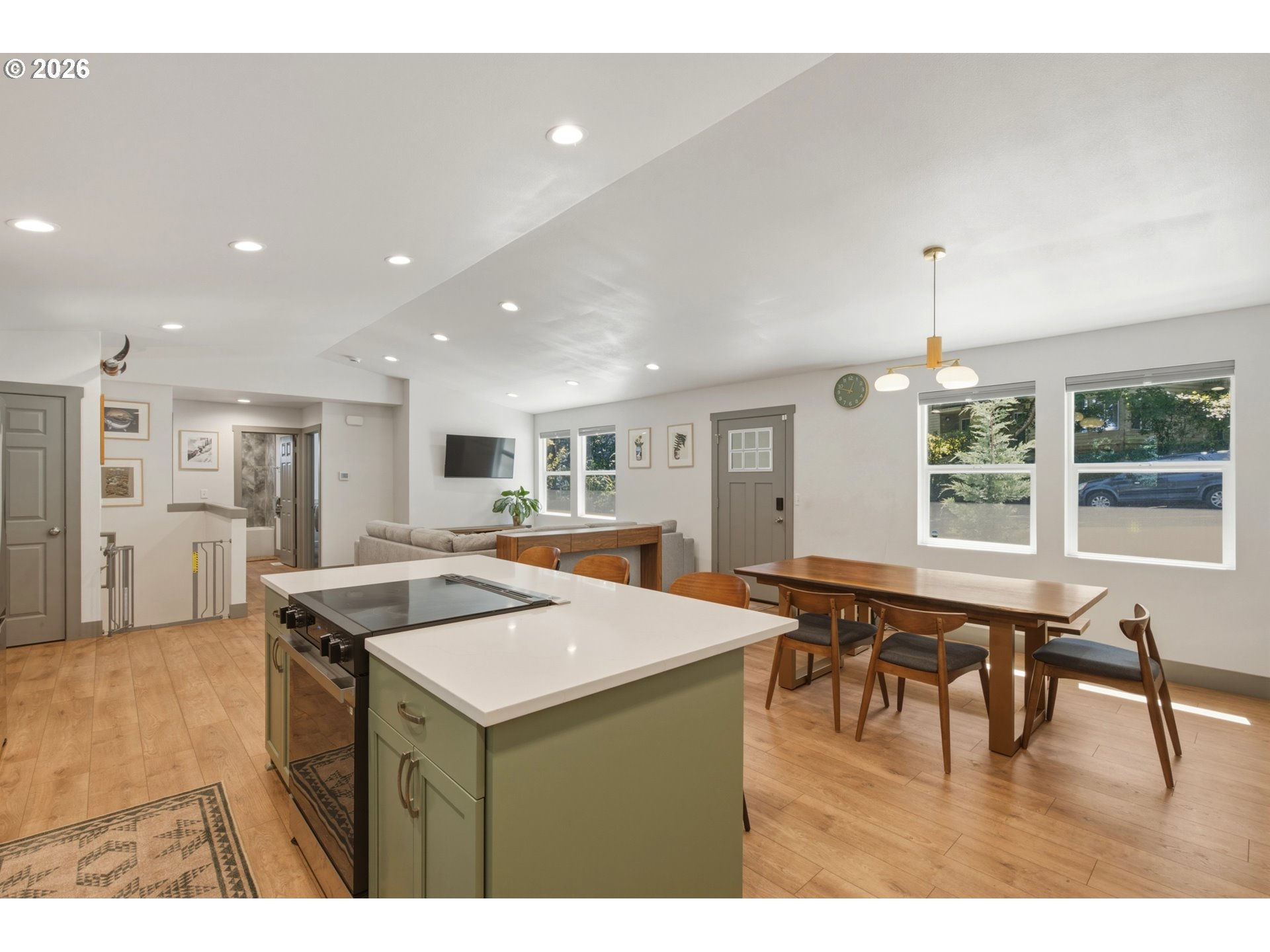 210 NE 45TH ST