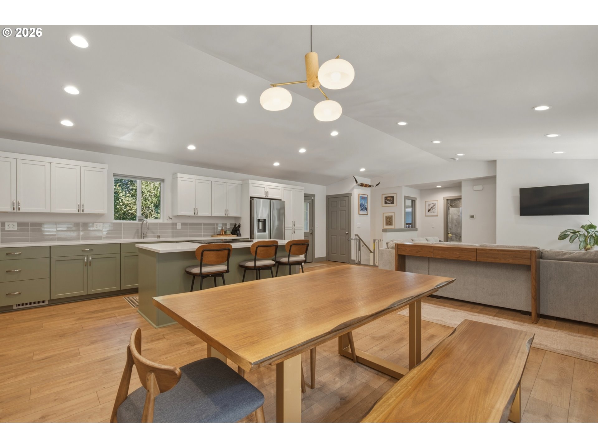 210 NE 45TH ST