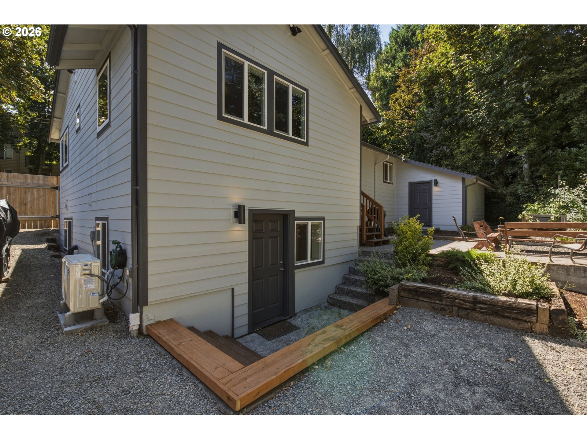 210 NE 45TH ST