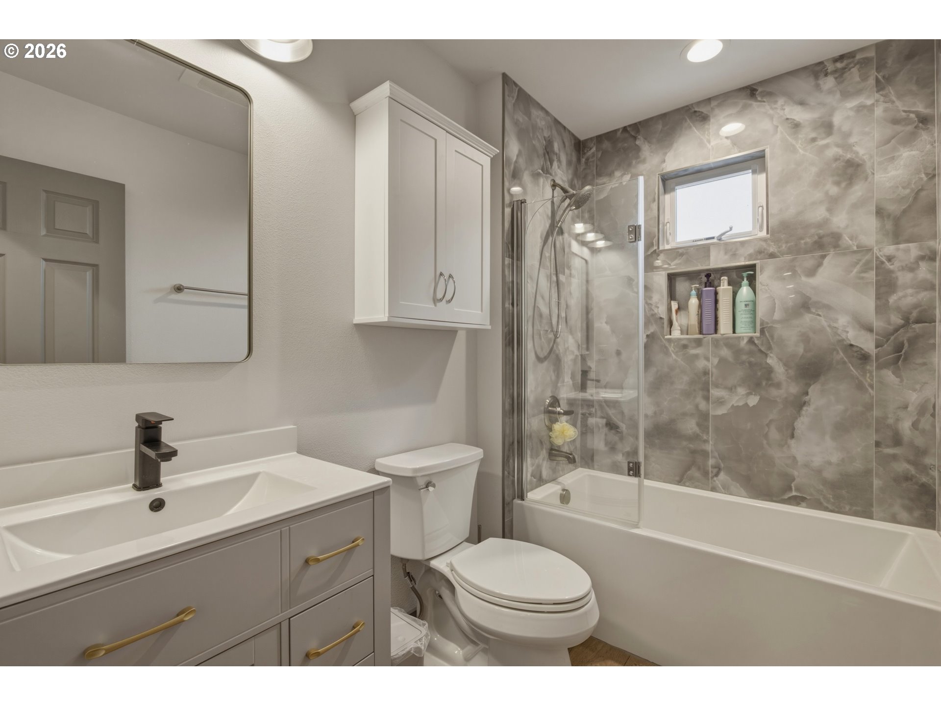 210 NE 45TH ST