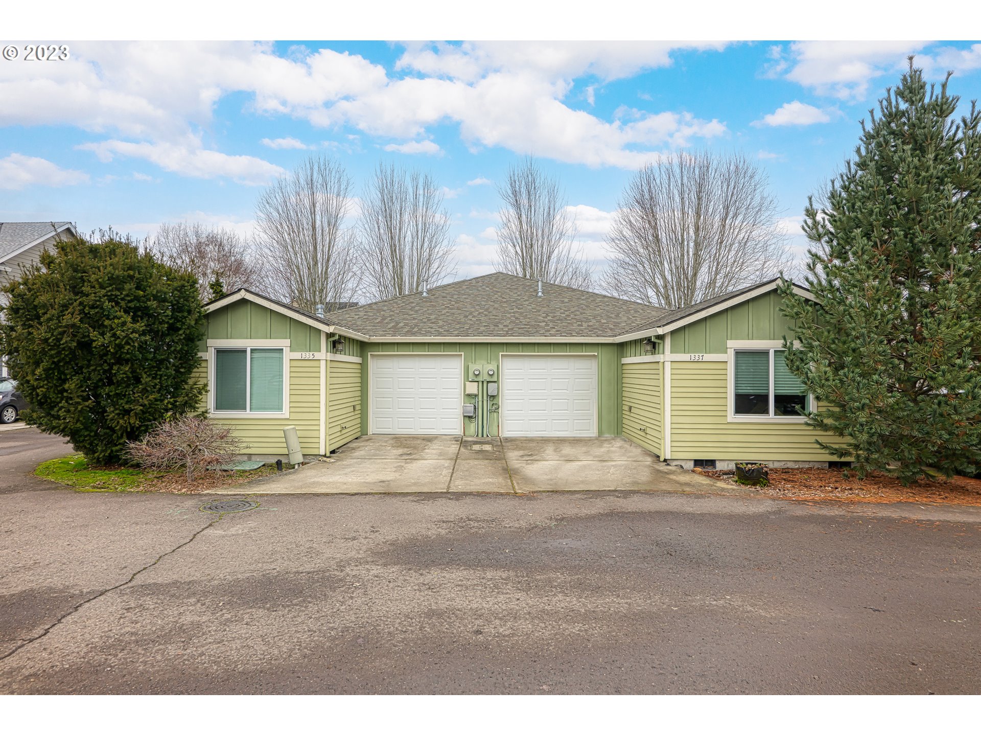 1335 1337 NE SUNRISE LN