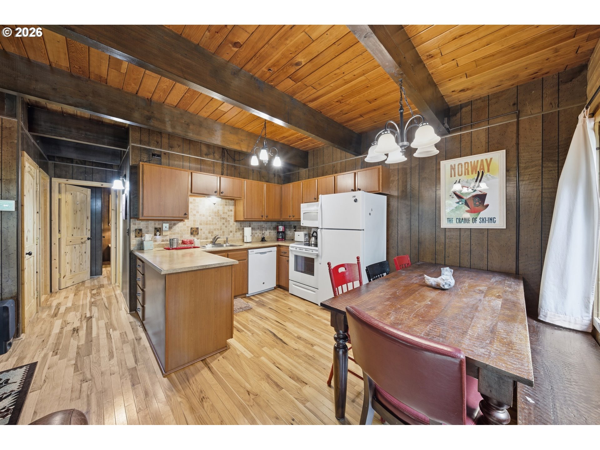 28061 E MOUNTAIN VIEW DR