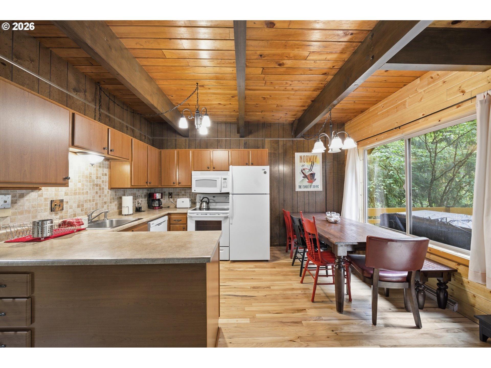 28061 E MOUNTAIN VIEW DR