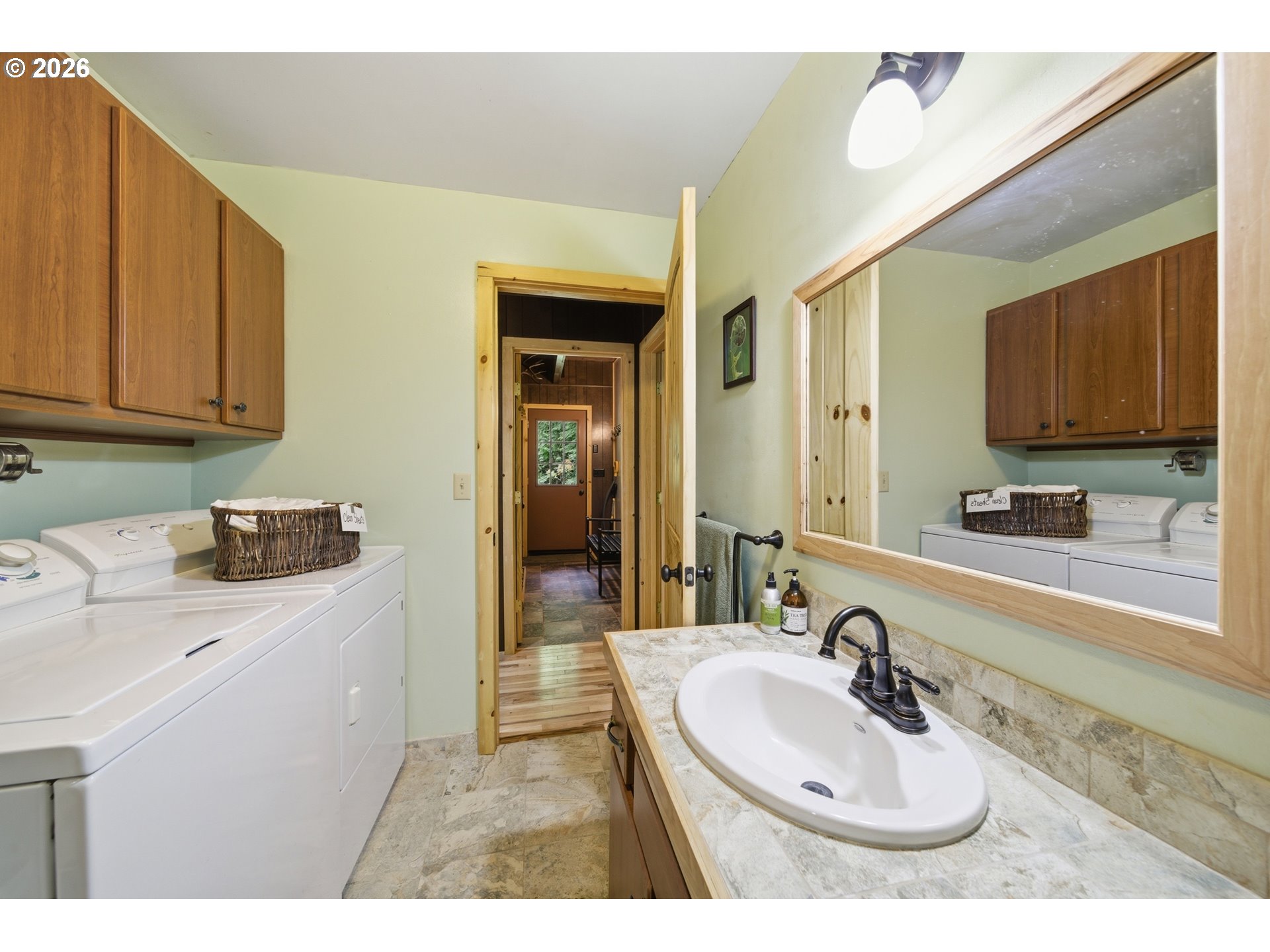 28061 E MOUNTAIN VIEW DR