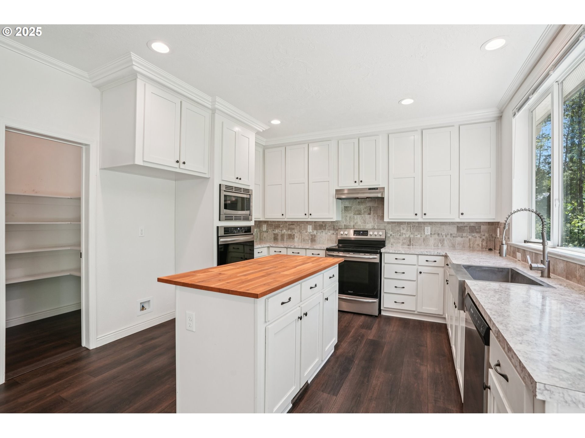 64314 E BARLOW TRAIL RD