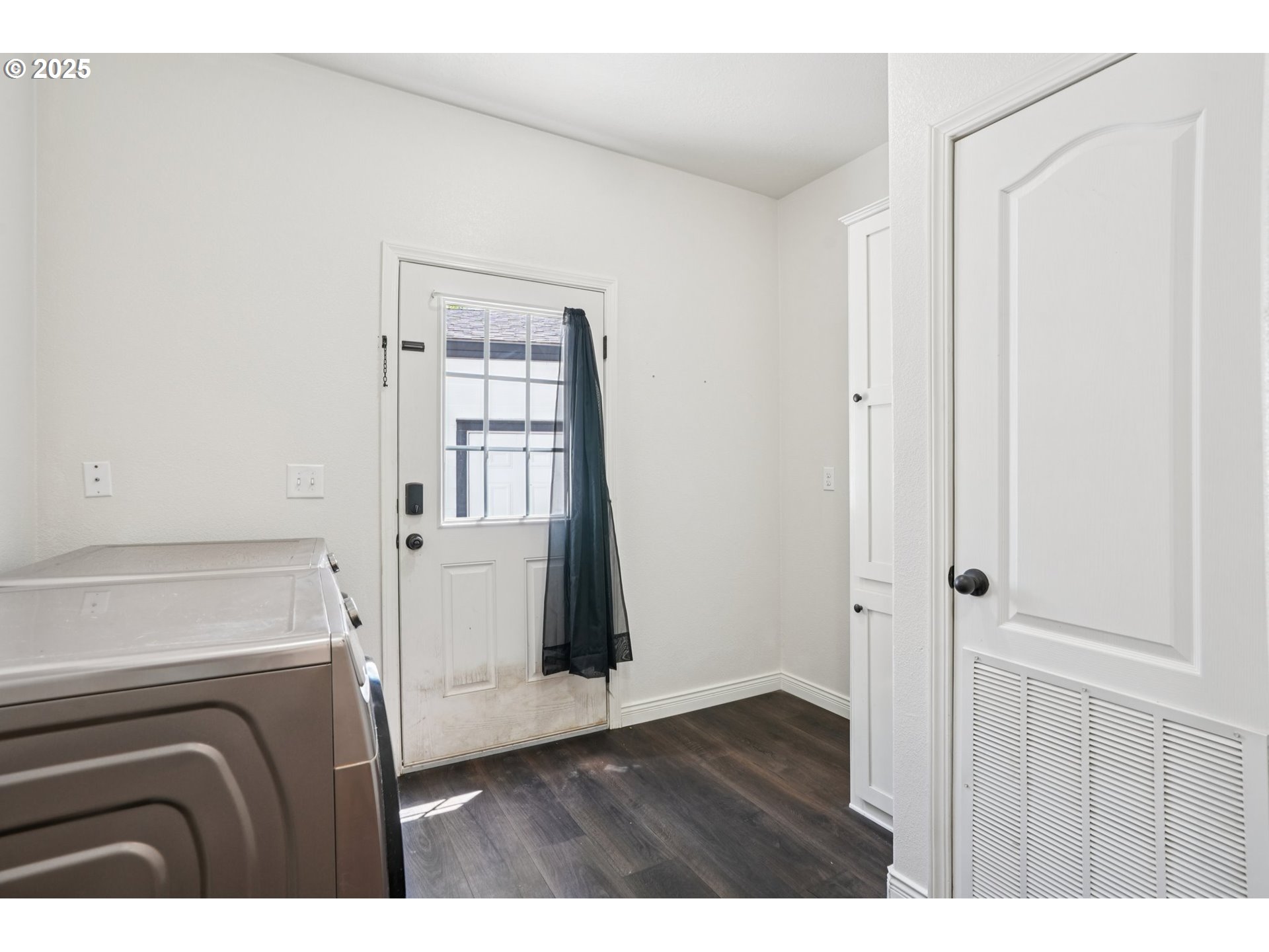 64314 E BARLOW TRAIL RD