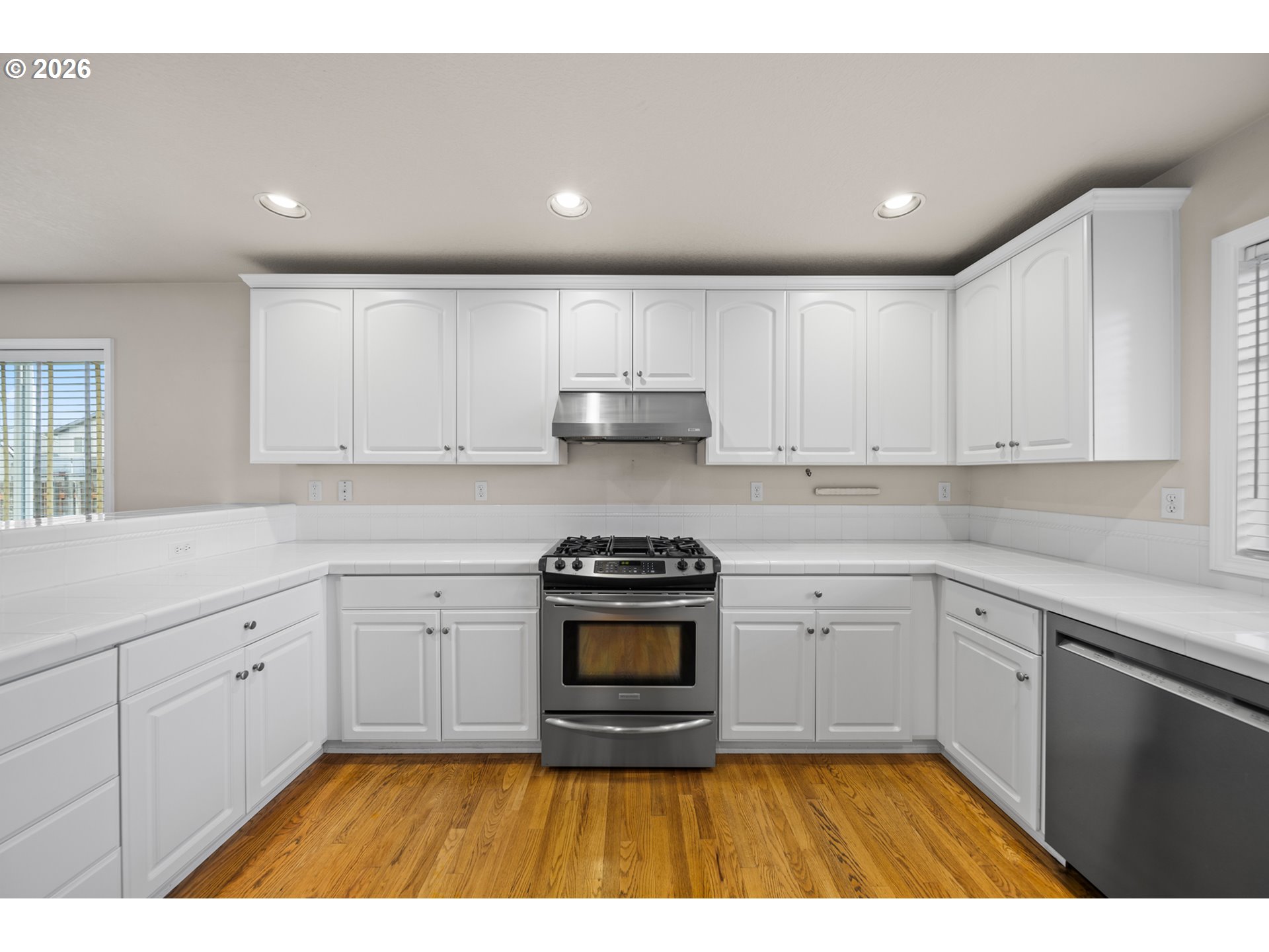 1579 S PEPPERWOOD ST