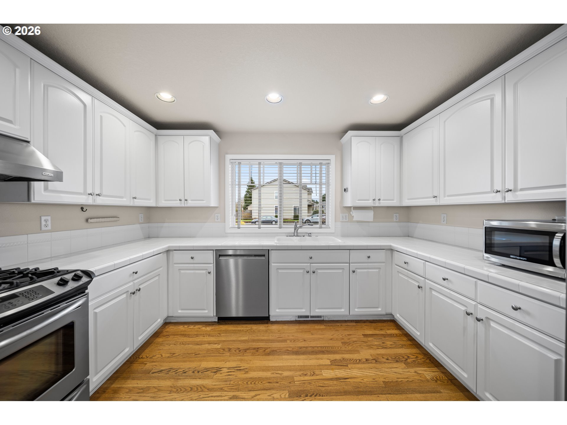 1579 S PEPPERWOOD ST