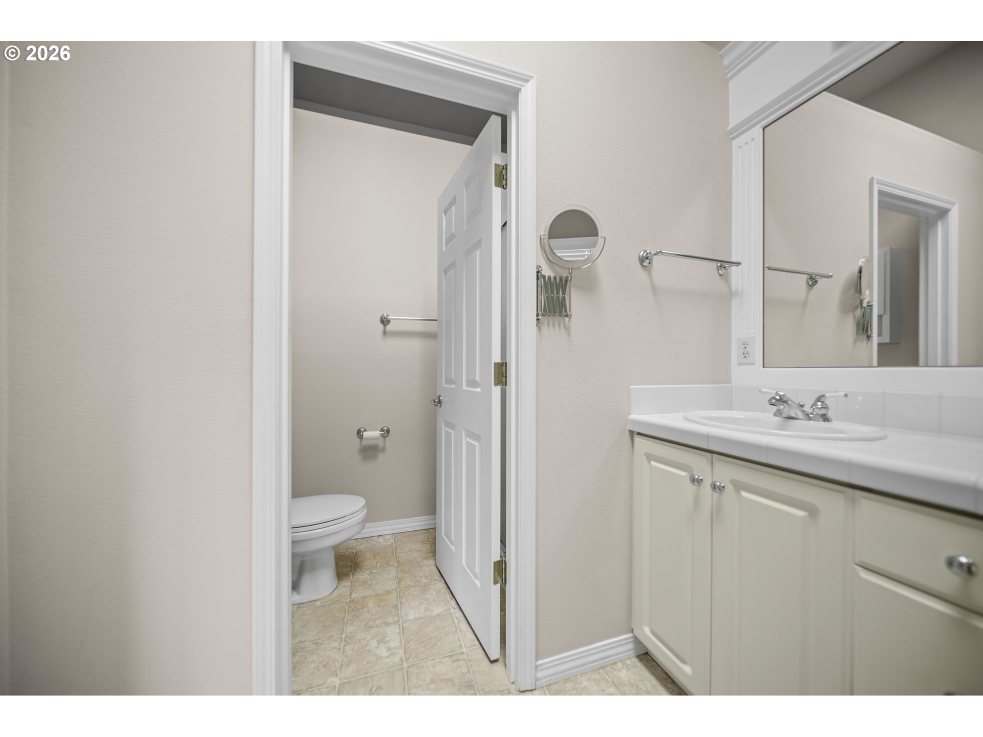 1579 S PEPPERWOOD ST