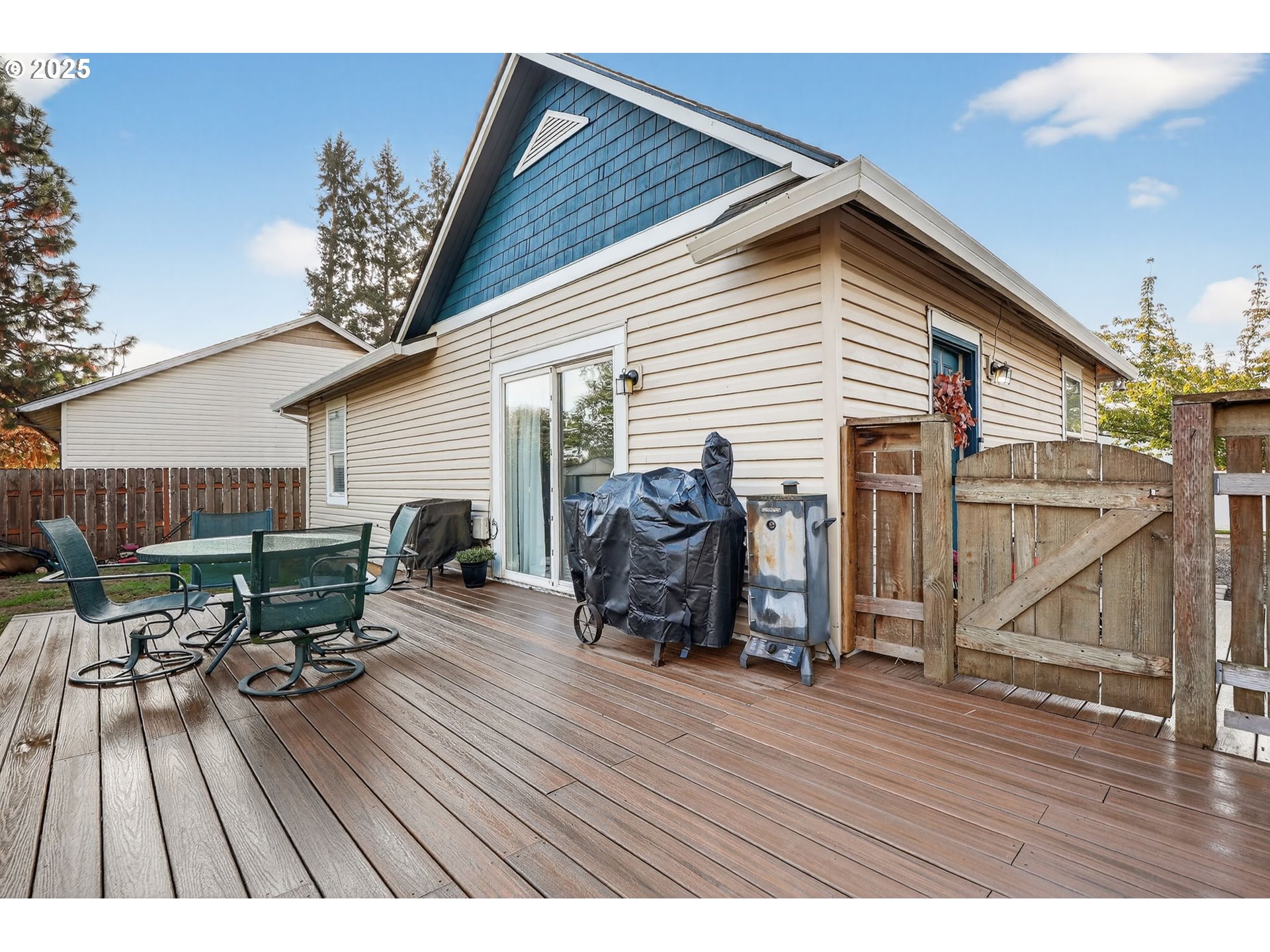 10941 MAIN ST NE, Donald