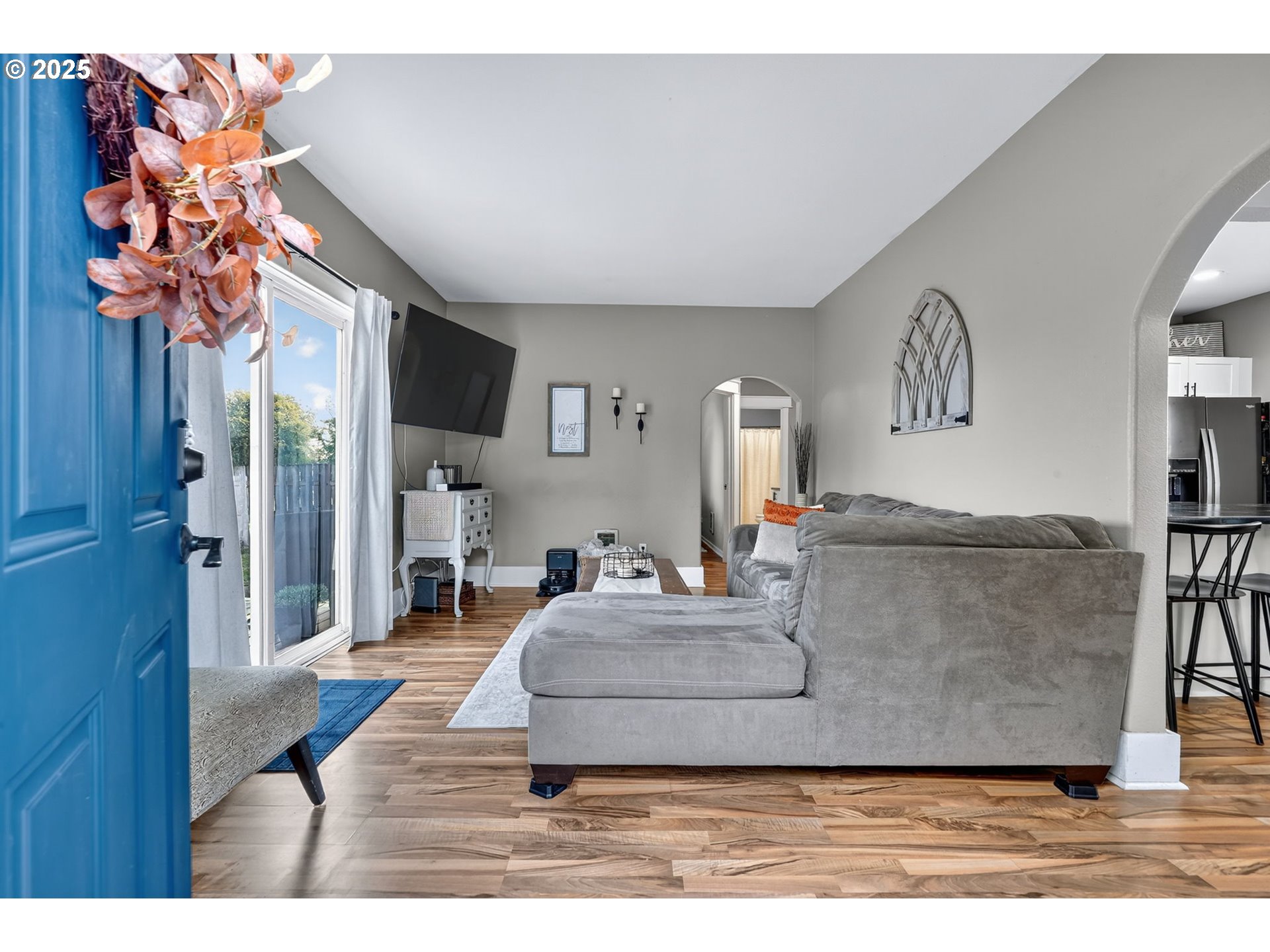 10941 MAIN ST NE, Donald