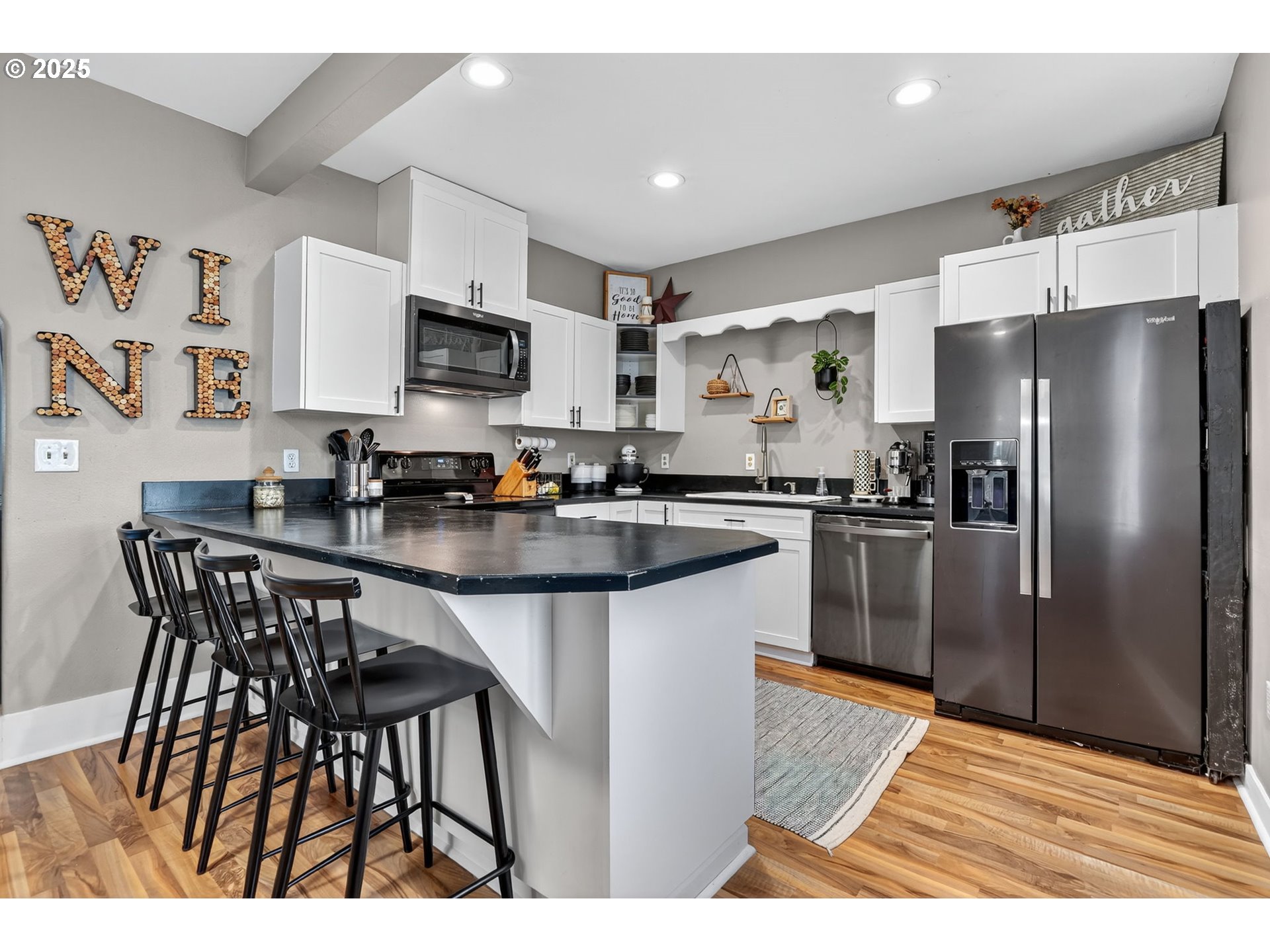 10941 MAIN ST NE, Donald