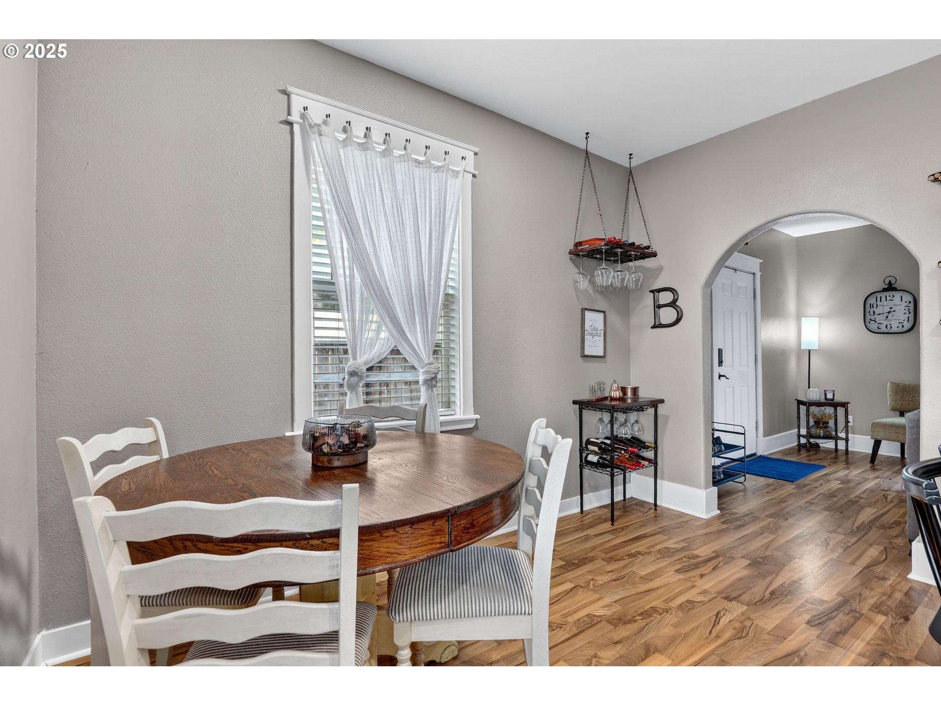 10941 MAIN ST NE, Donald