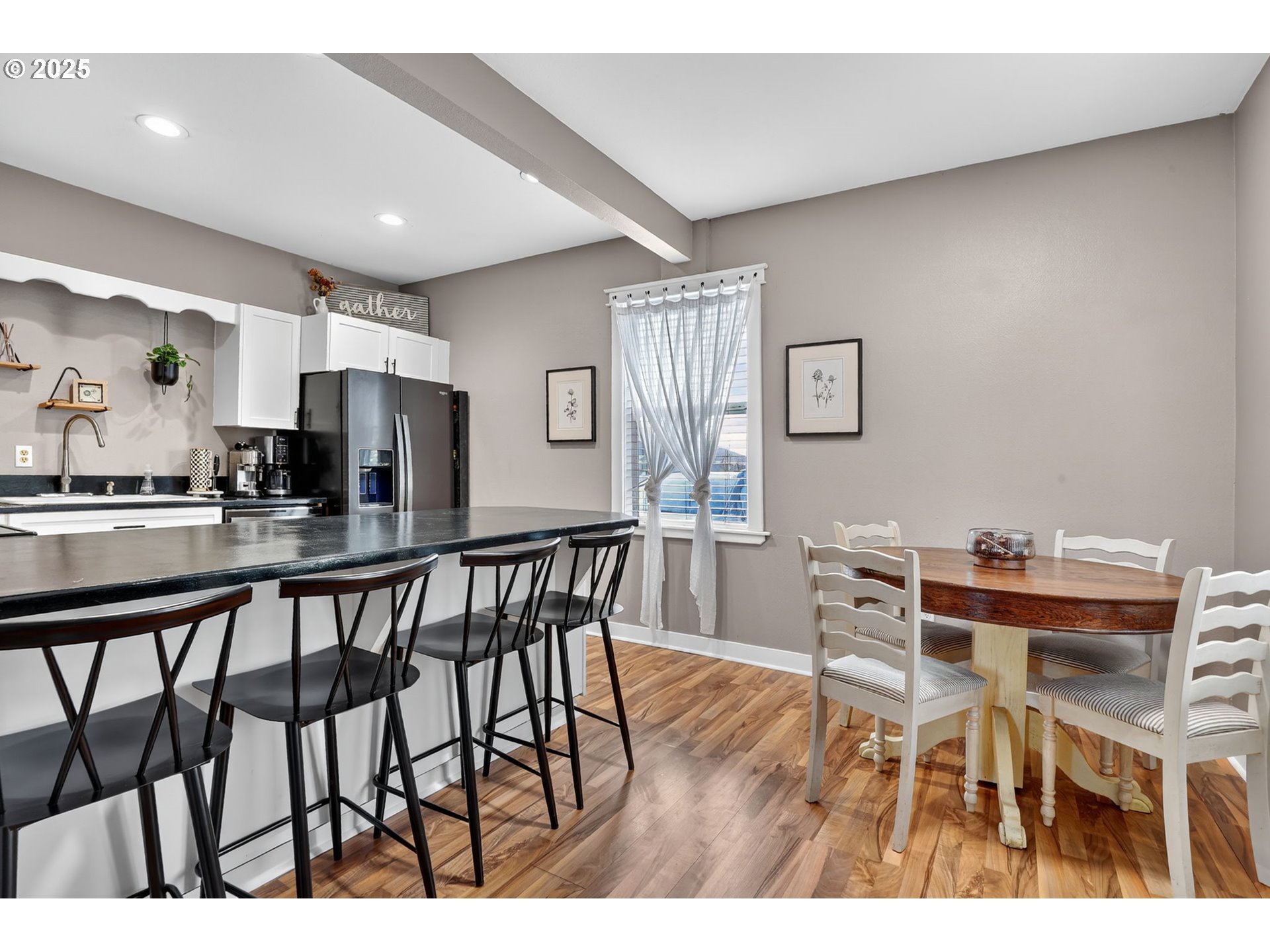 10941 MAIN ST NE, Donald