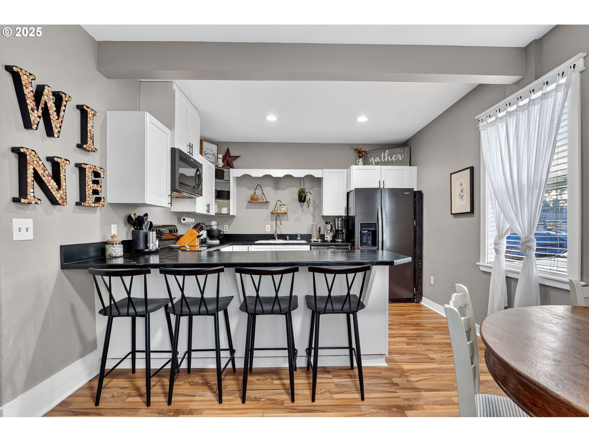 10941 MAIN ST NE, Donald