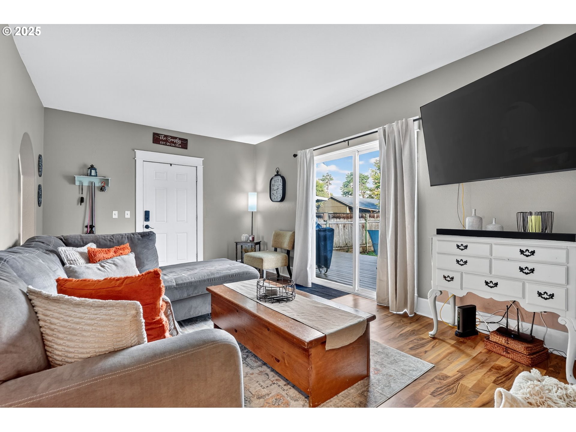 10941 MAIN ST NE, Donald