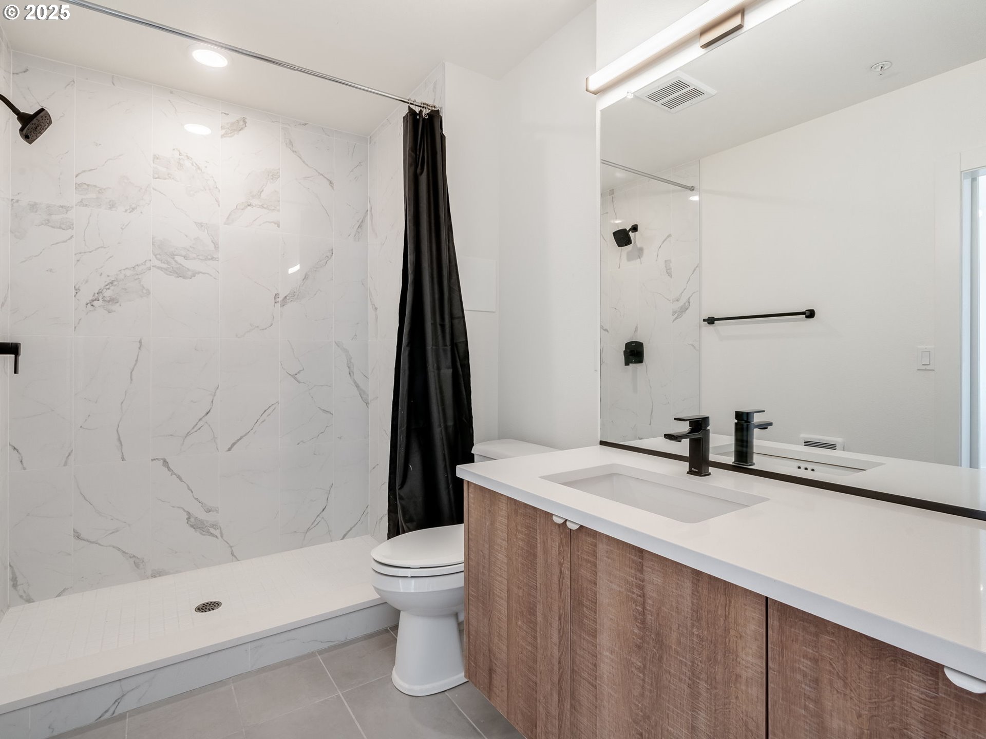 2050 N KILLINGSWORTH ST 11