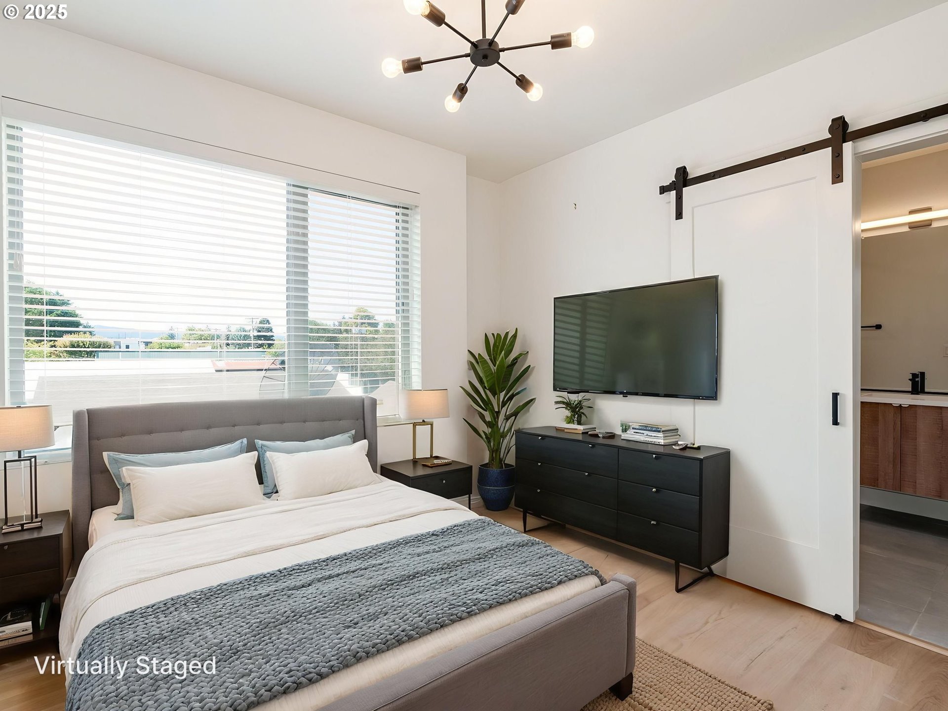 2050 N KILLINGSWORTH ST 11