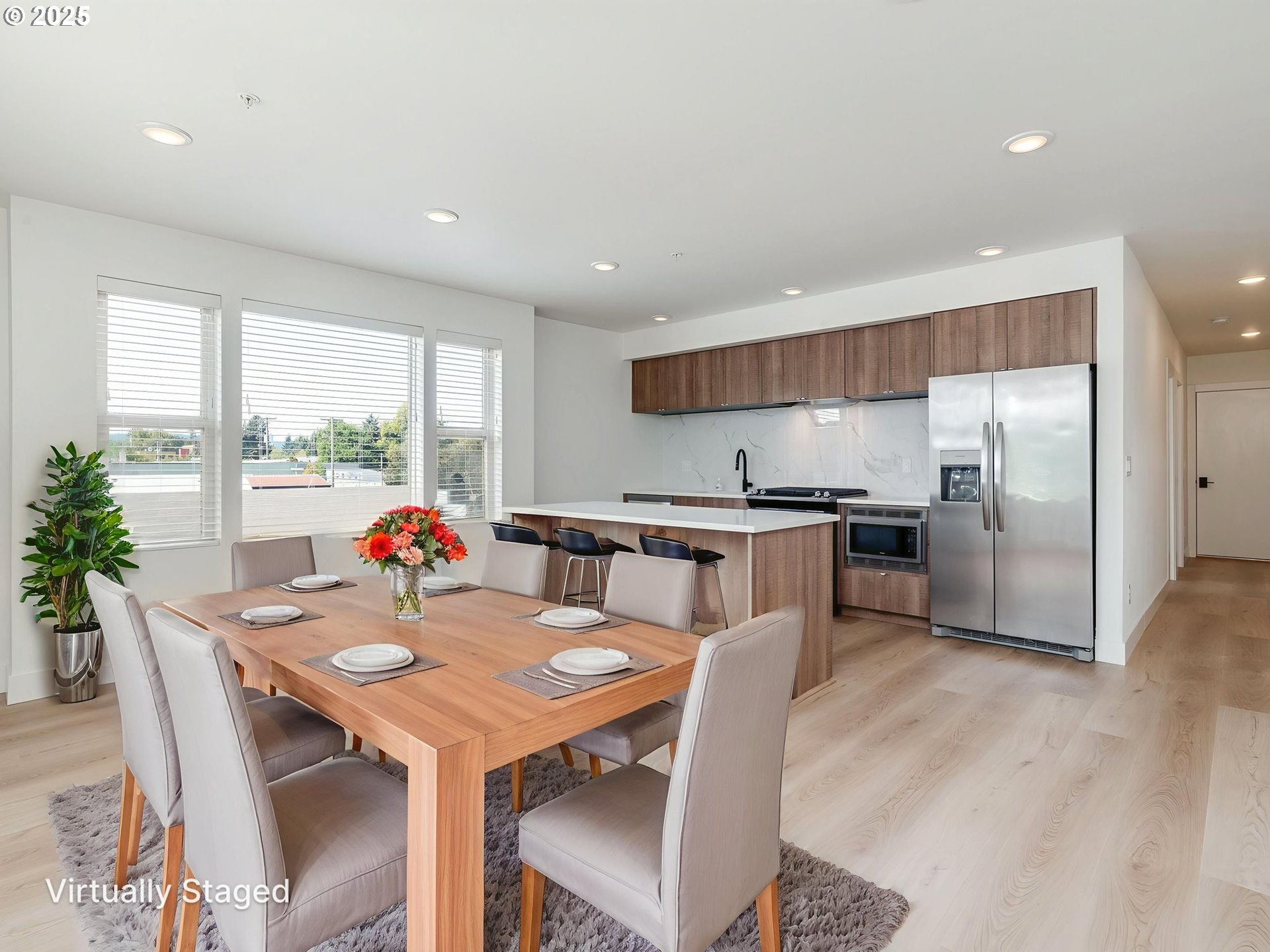 2050 N KILLINGSWORTH ST 11