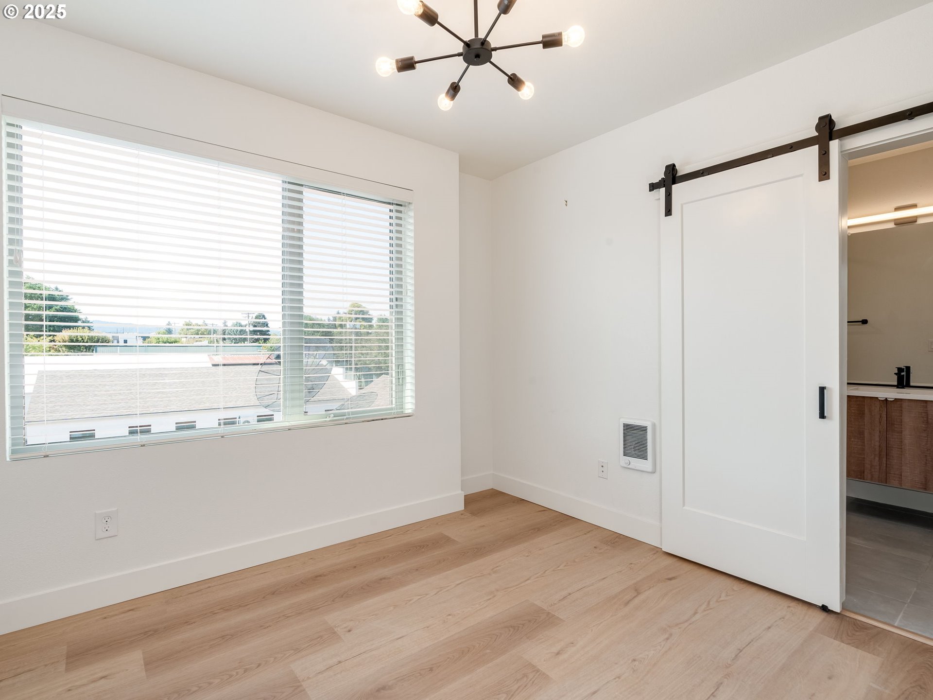 2050 N KILLINGSWORTH ST 11