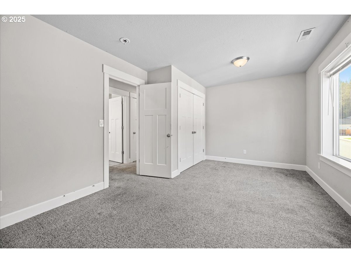 1375 NE CASCADIA RIDGE DR