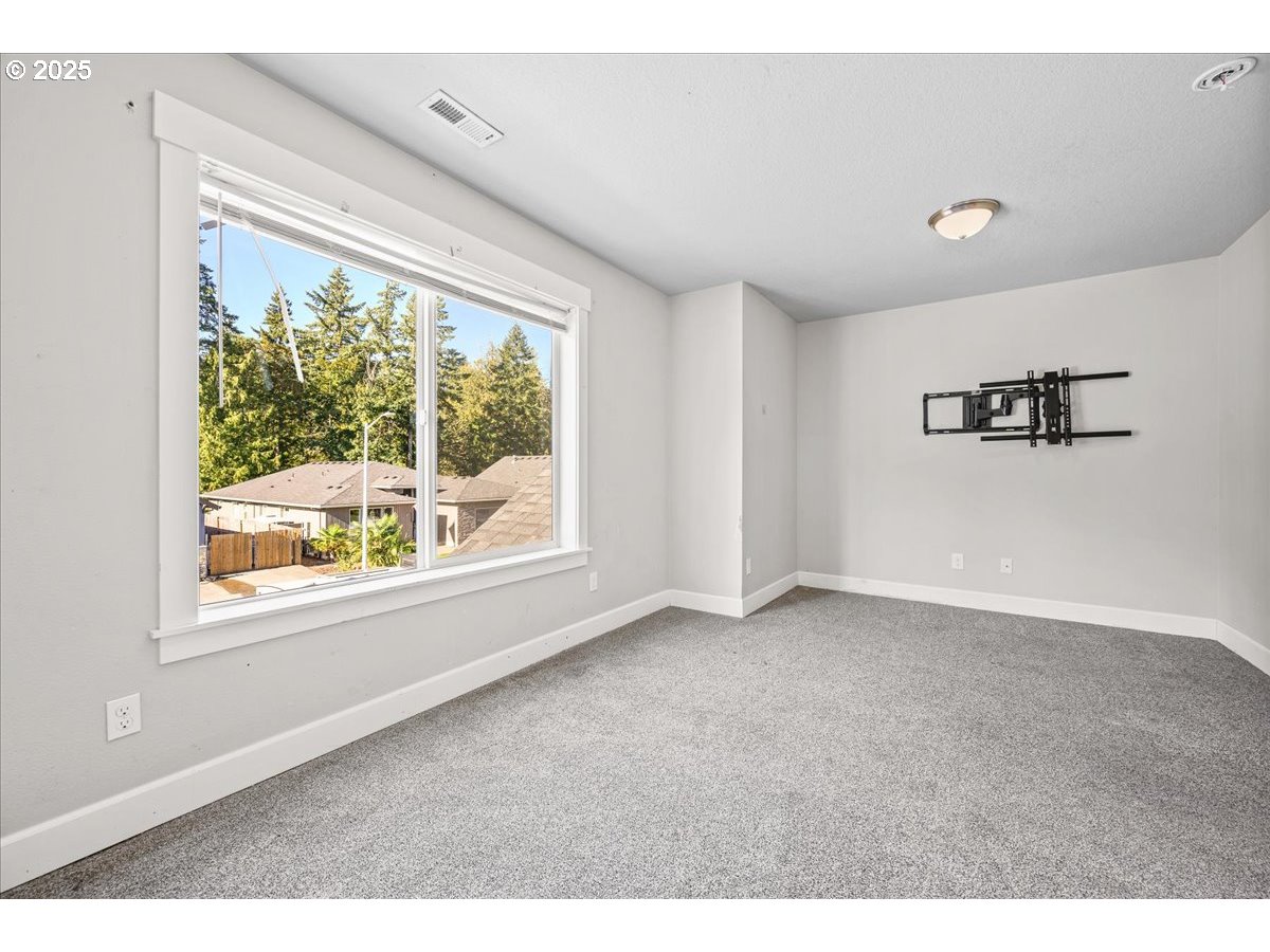 1375 NE CASCADIA RIDGE DR