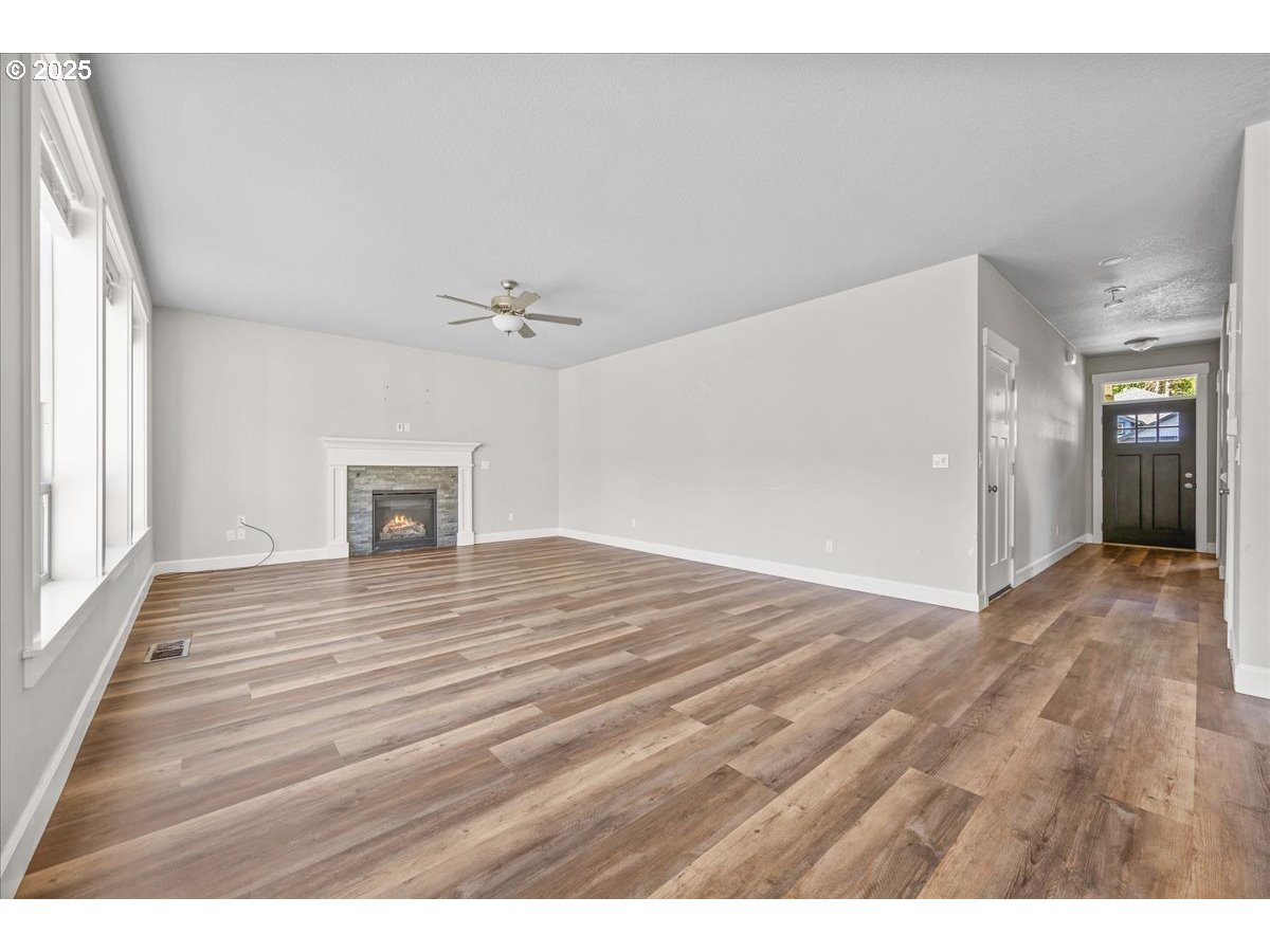 1375 NE CASCADIA RIDGE DR