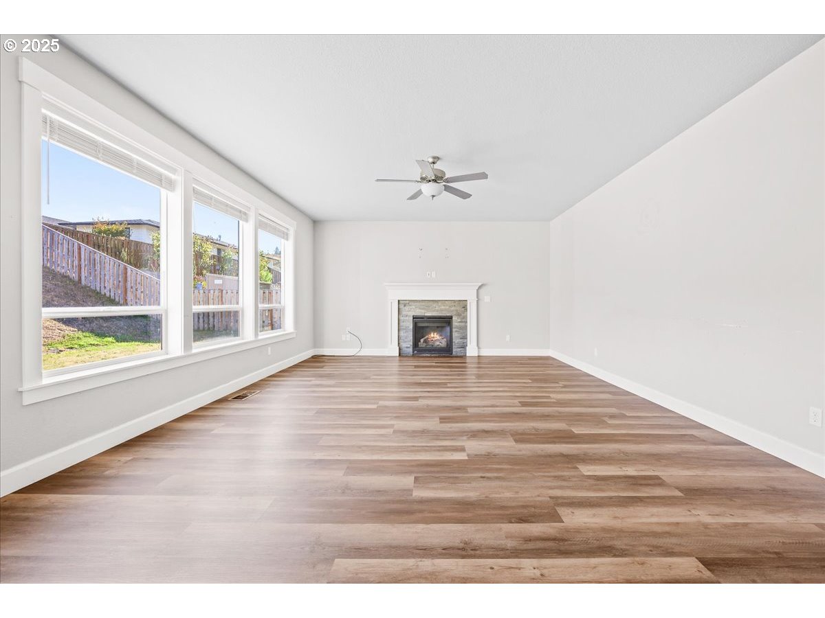 1375 NE CASCADIA RIDGE DR