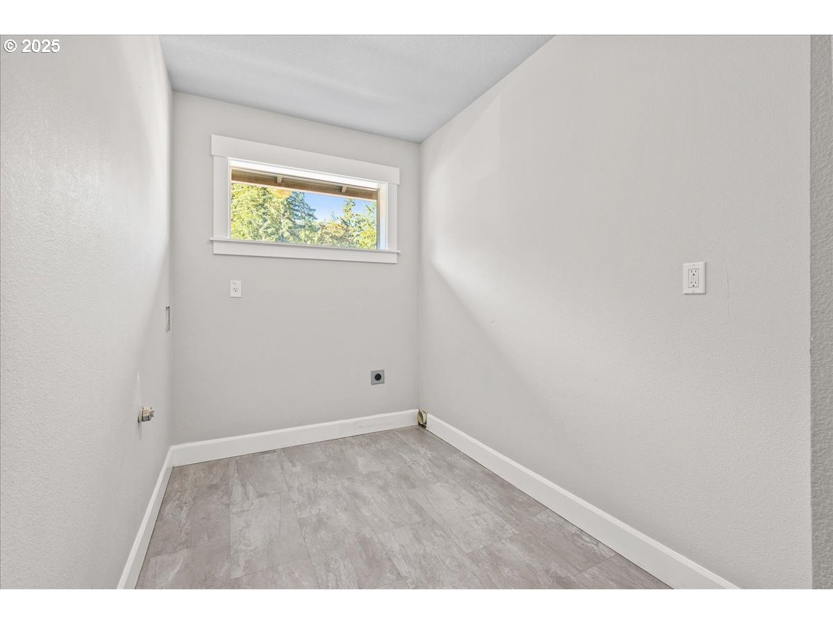 1375 NE CASCADIA RIDGE DR